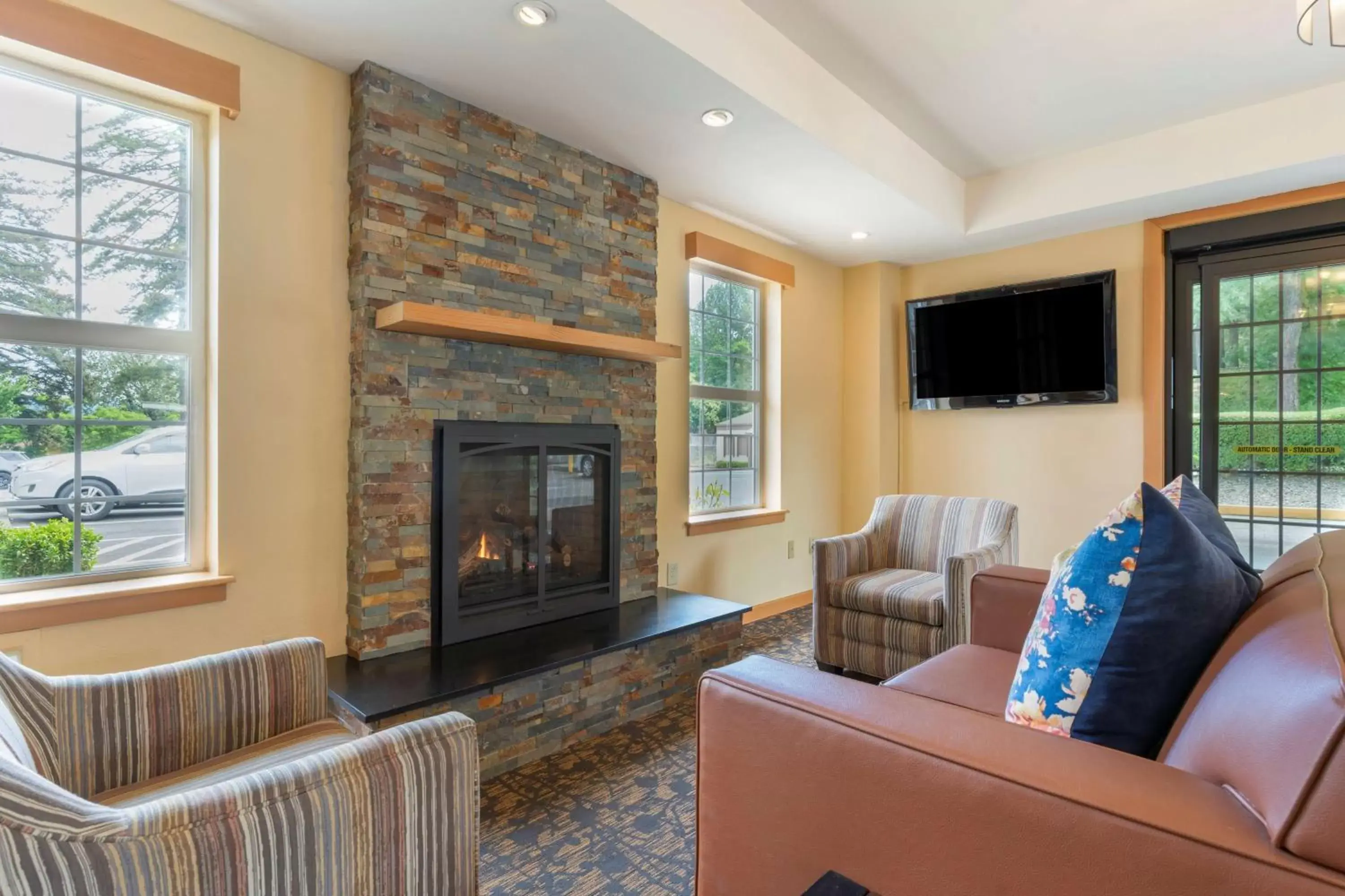 Lobby or reception, Seating Area in Best Western Plus Columbia River Inn