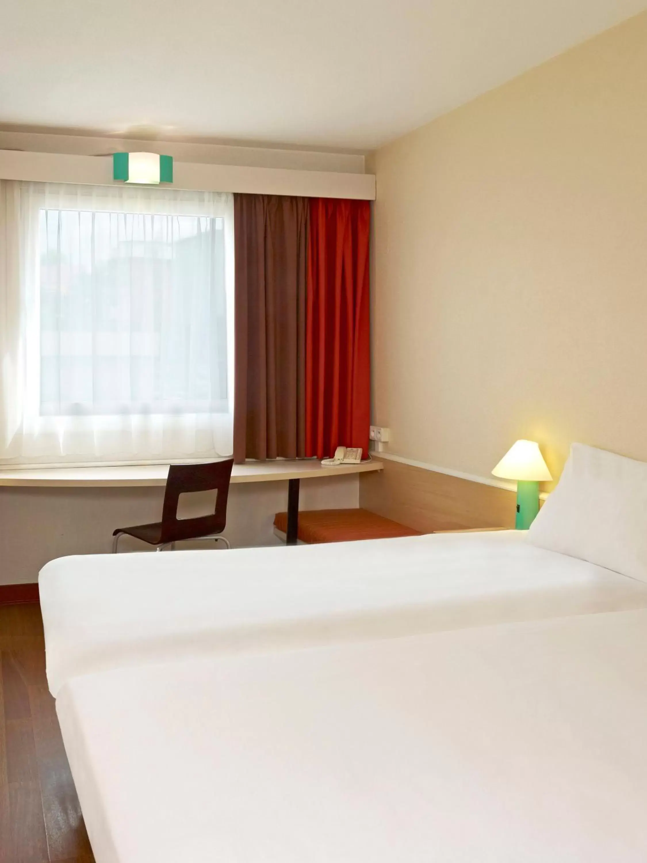 Standard Twin Room in Ibis Katowice - Zabrze