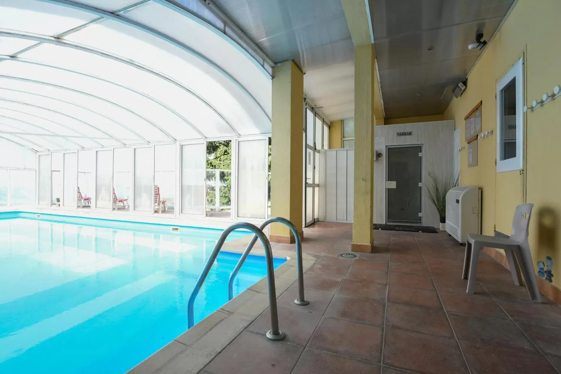 Steam room, Swimming Pool in Hotel des Pyrénées