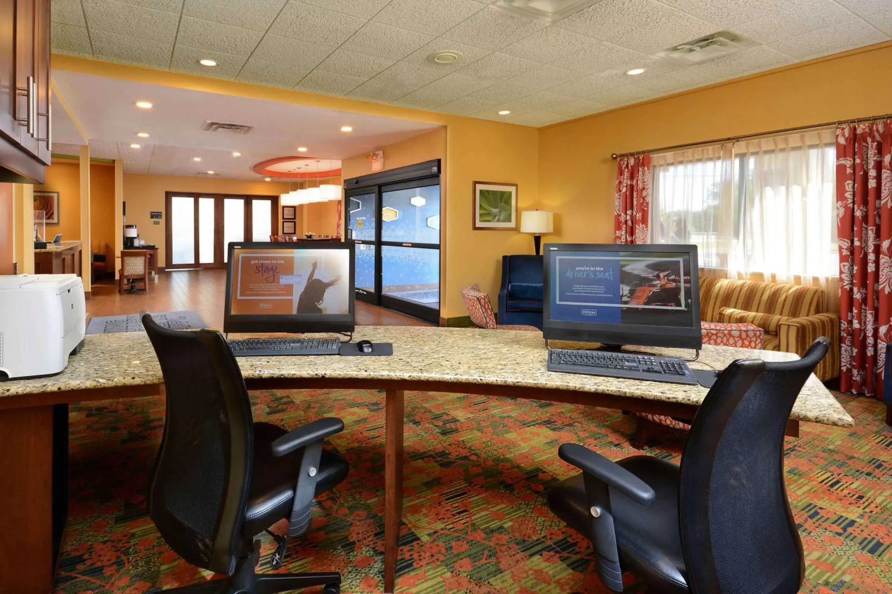 Business facilities in Hampton Inn Fayetteville Fort Bragg