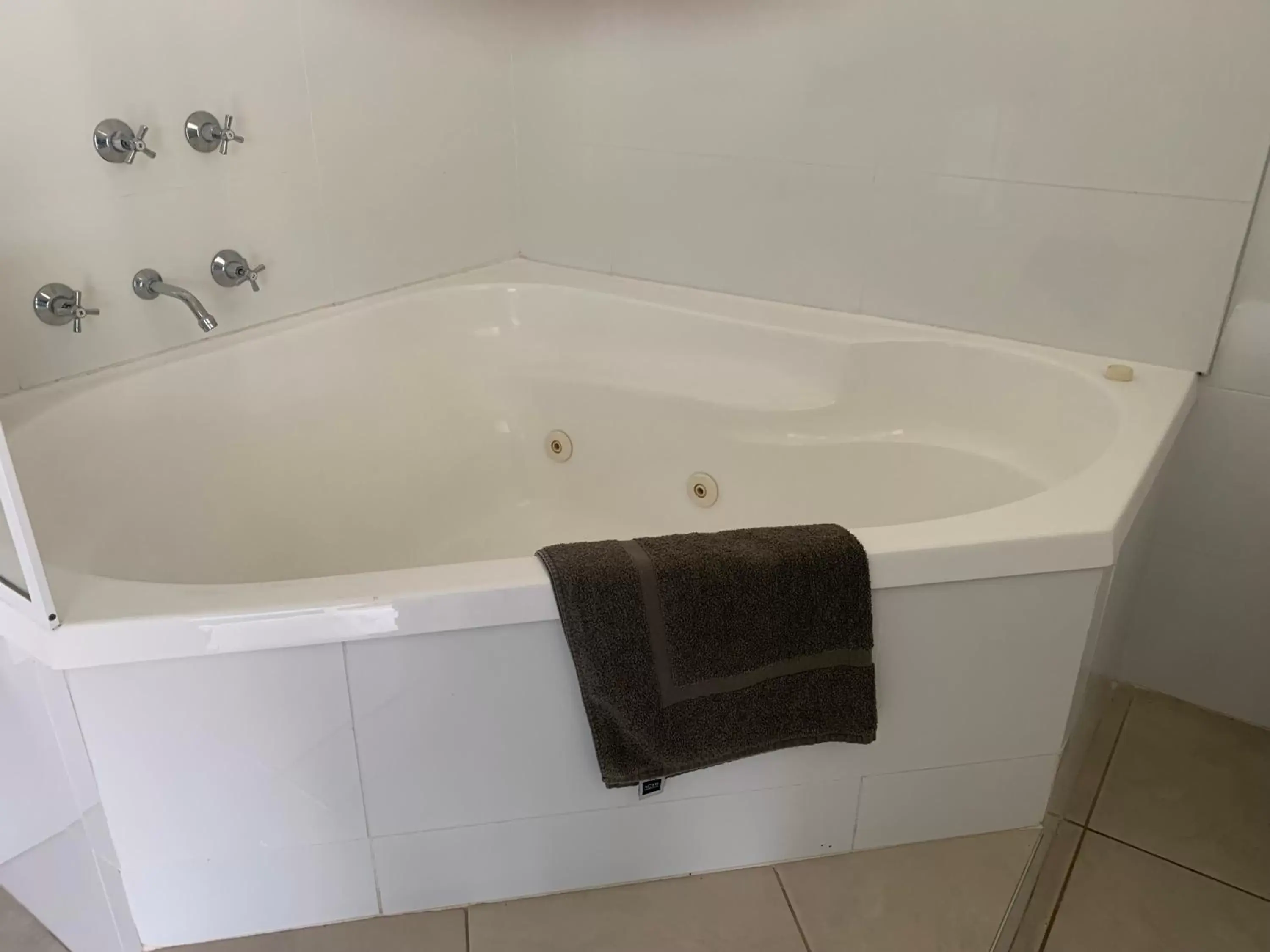 Double Room with Spa Bath in Orbost Country Man Motor Inn