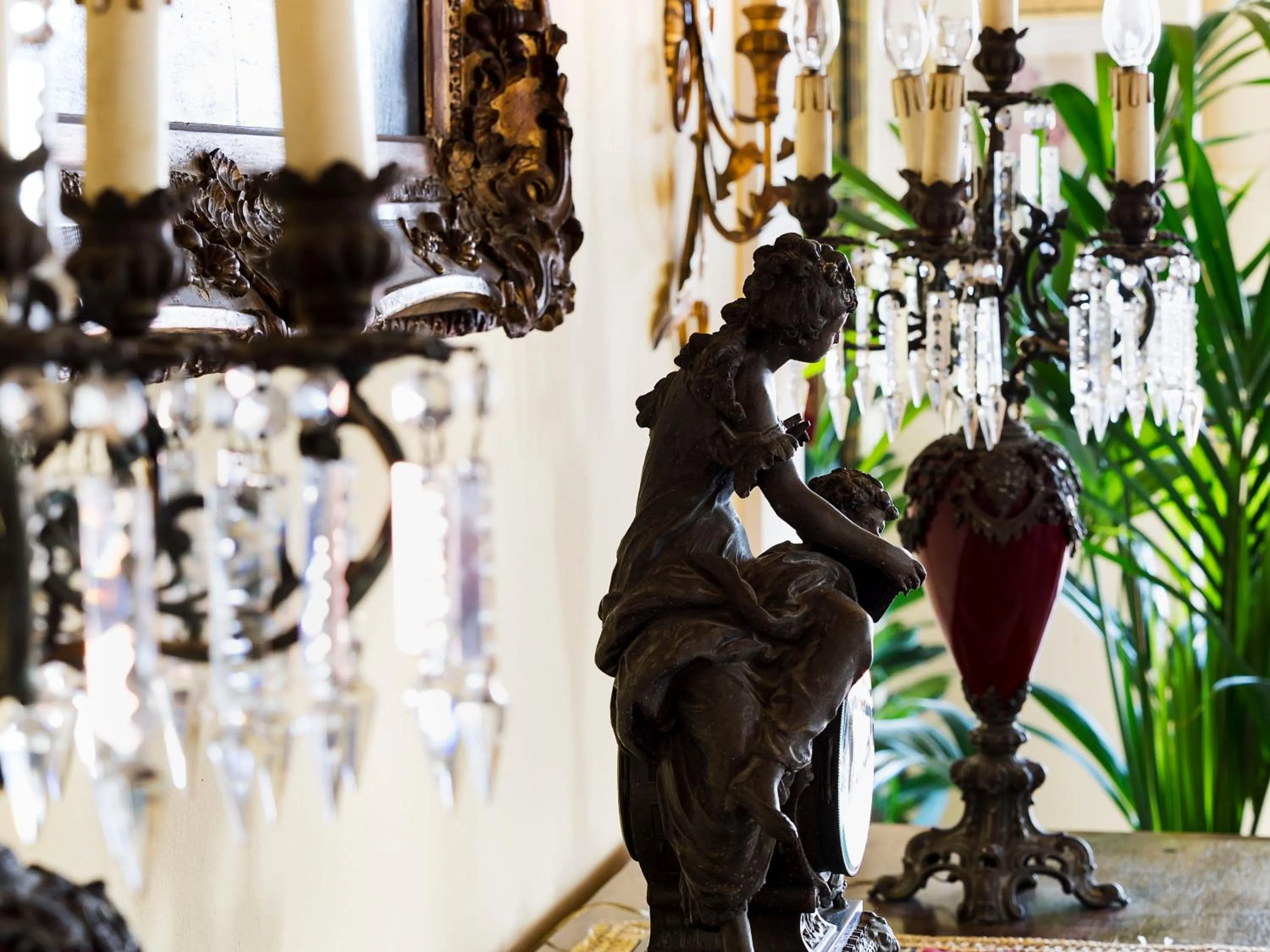 Decorative detail in Hotel Sirius