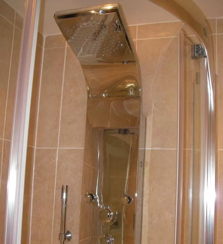 Bathroom in The Bath House Boutique B&B - IN-ROOM Breakfast - FREE parking