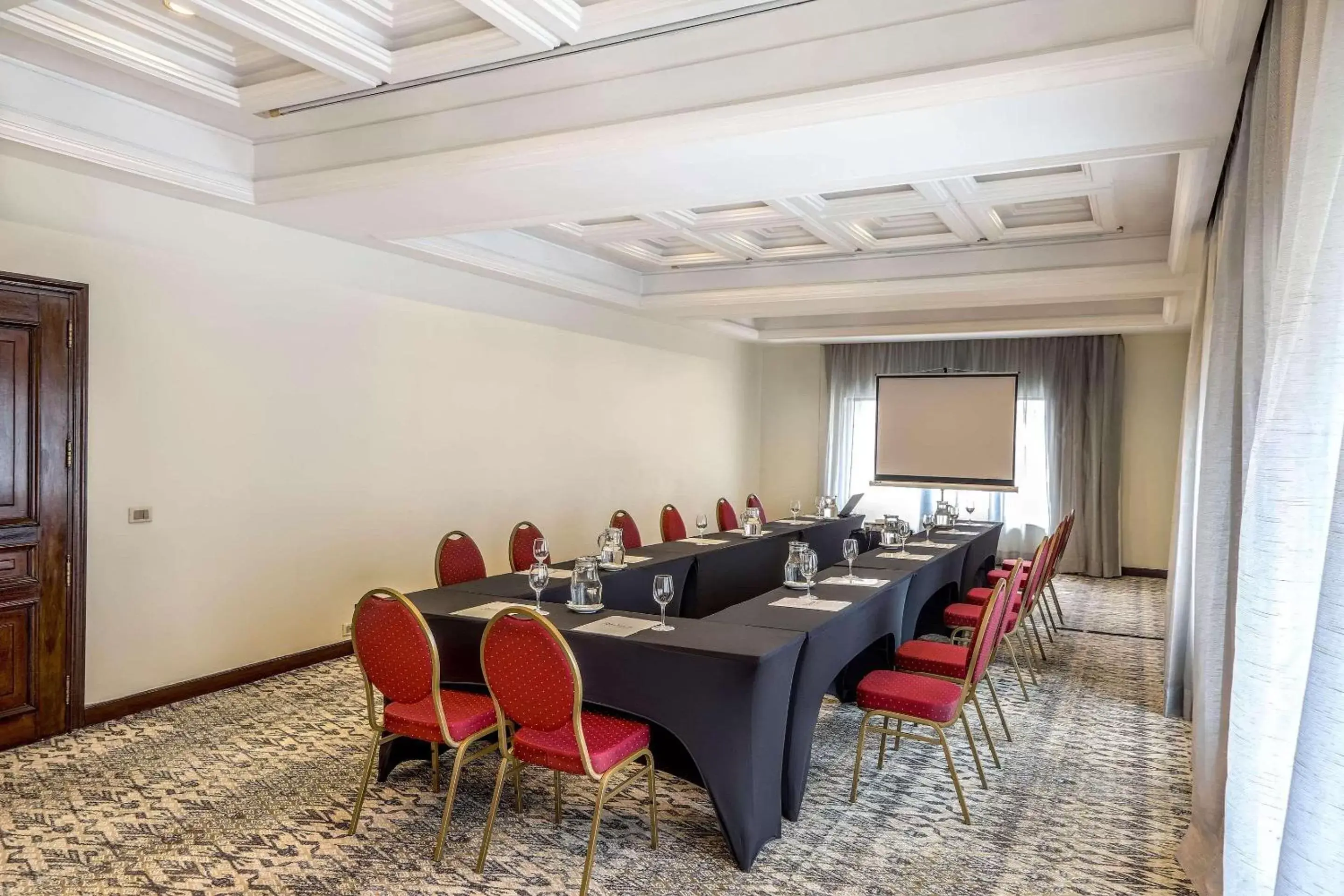 Meeting/conference room in Radisson Montevideo Victoria Plaza