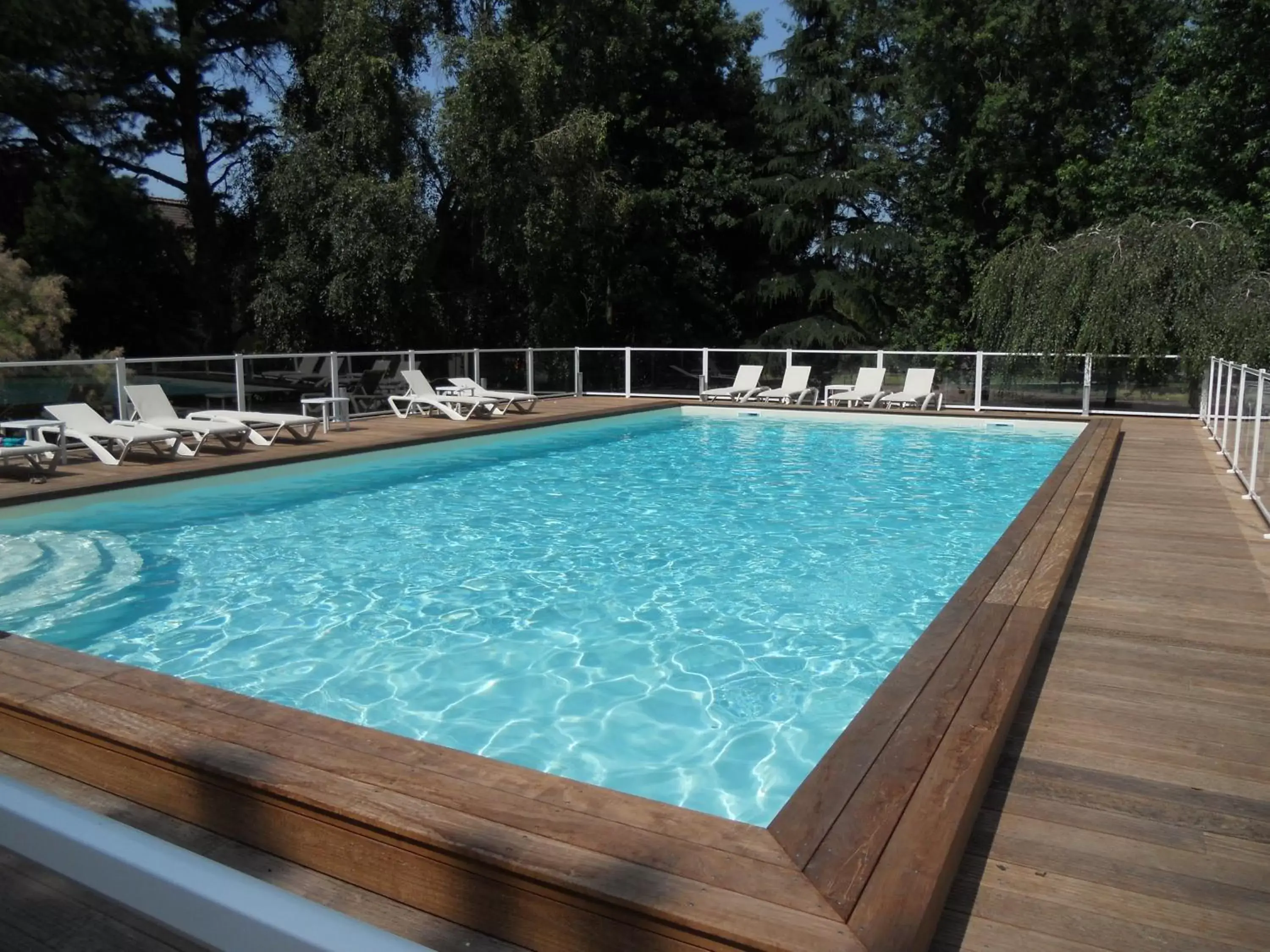 Swimming pool in Mercure Bordeaux Lac Swimming pool in Mercure Bordeaux Lac