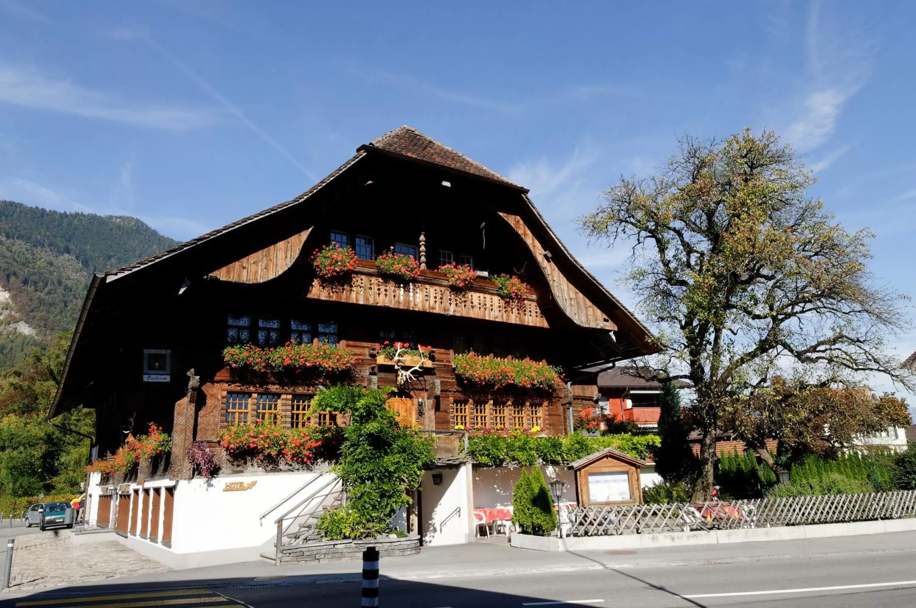 Facade/entrance, Property Building in Hotel Restaurant Hirschen