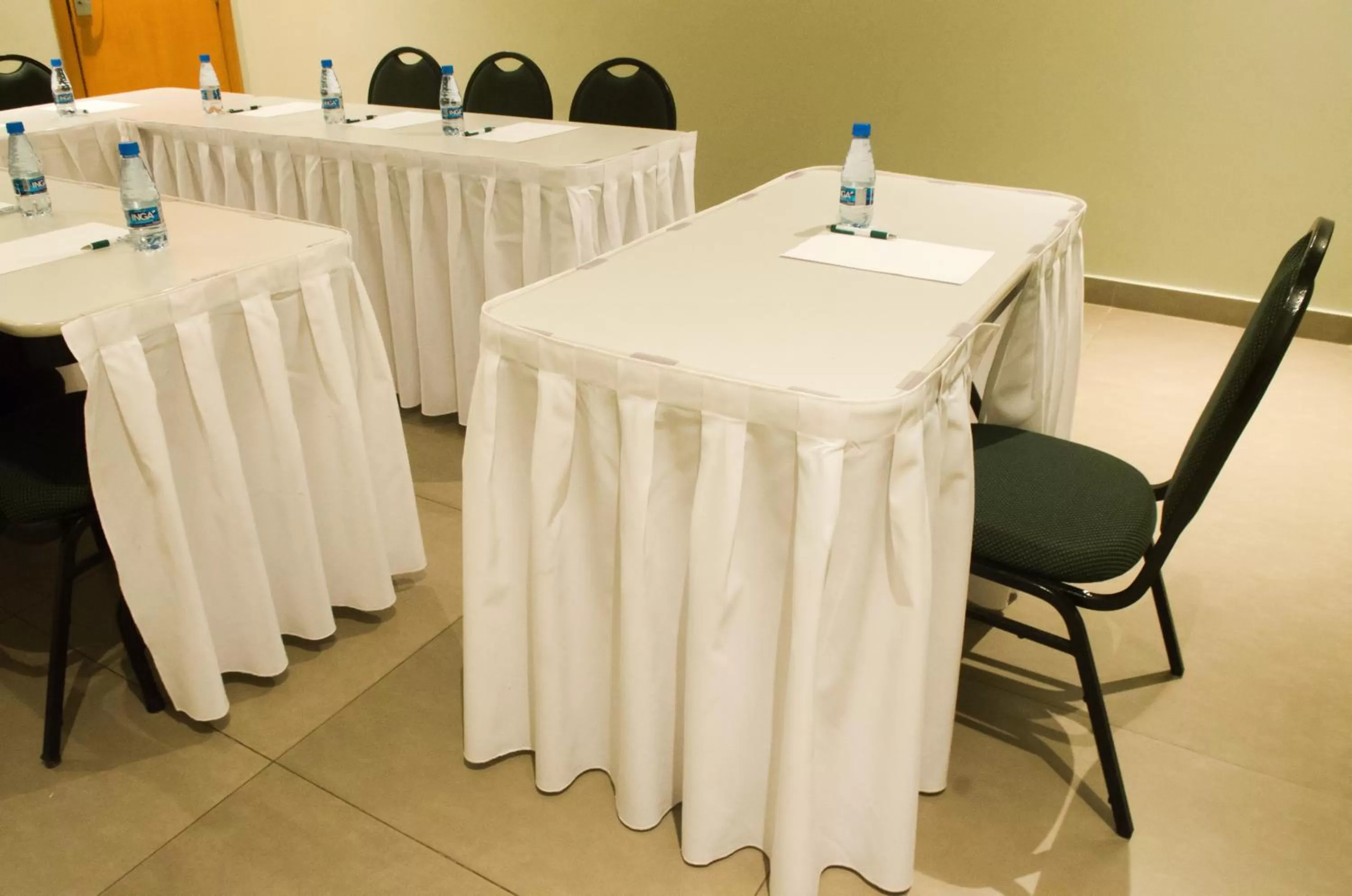 Meeting/conference room in Ímpar Suítes Cidade Nova