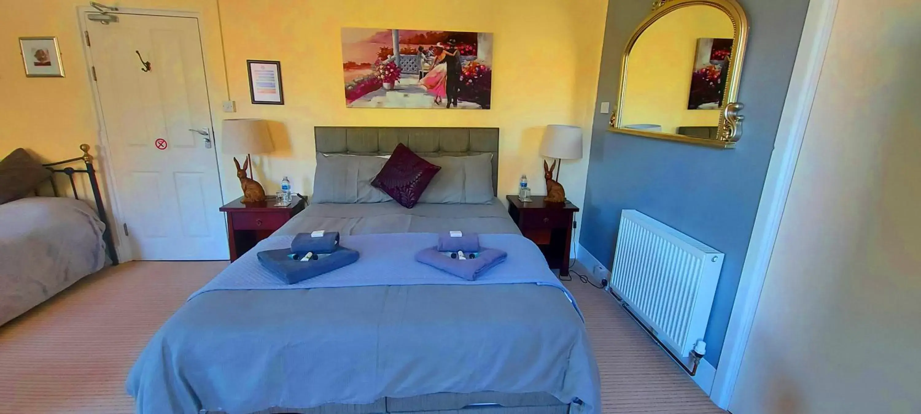 Bedroom, Bed in Sportsmans Valley Hotel