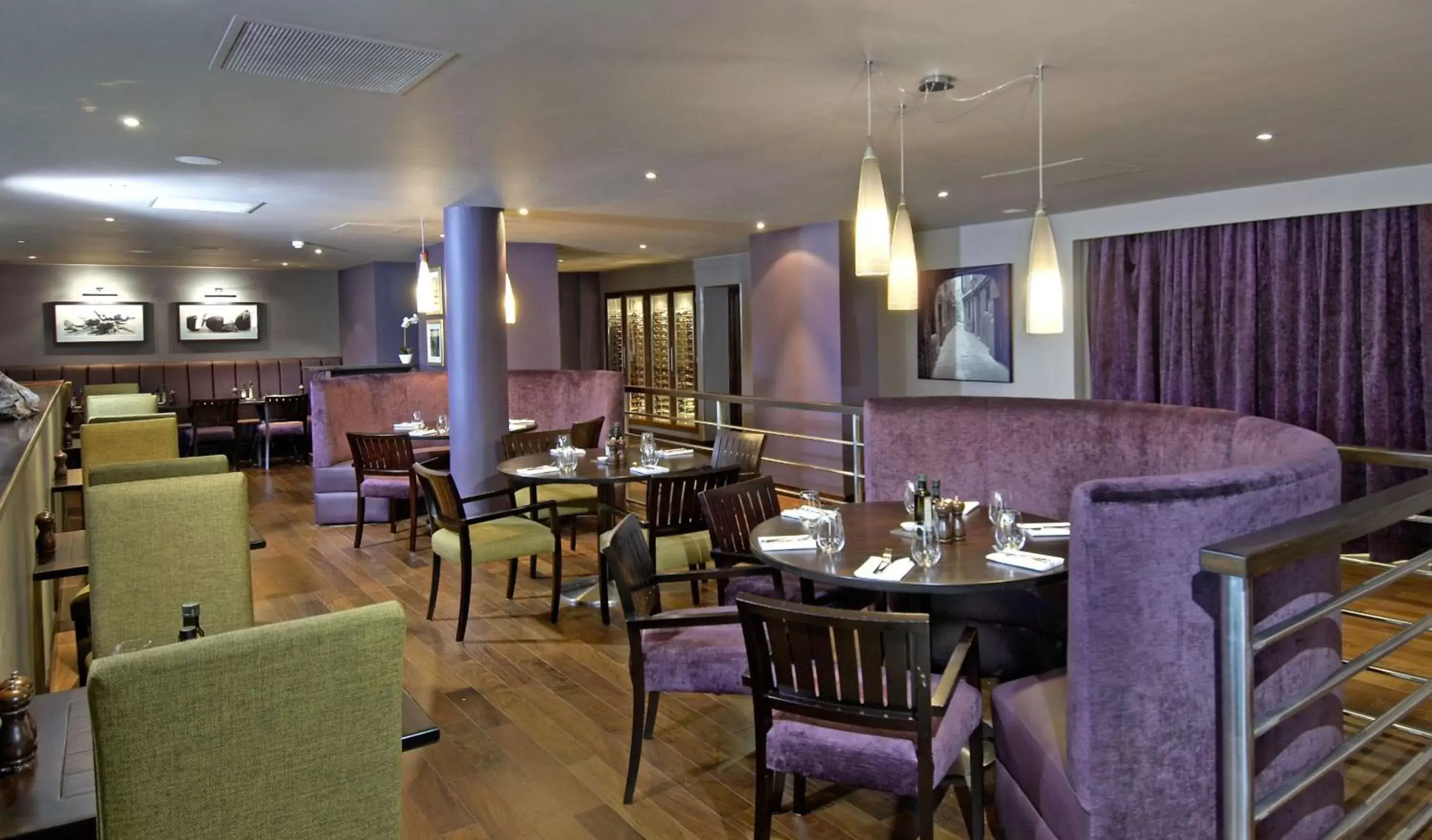 Breakfast, Restaurant/Places to Eat in Hilton Cobham