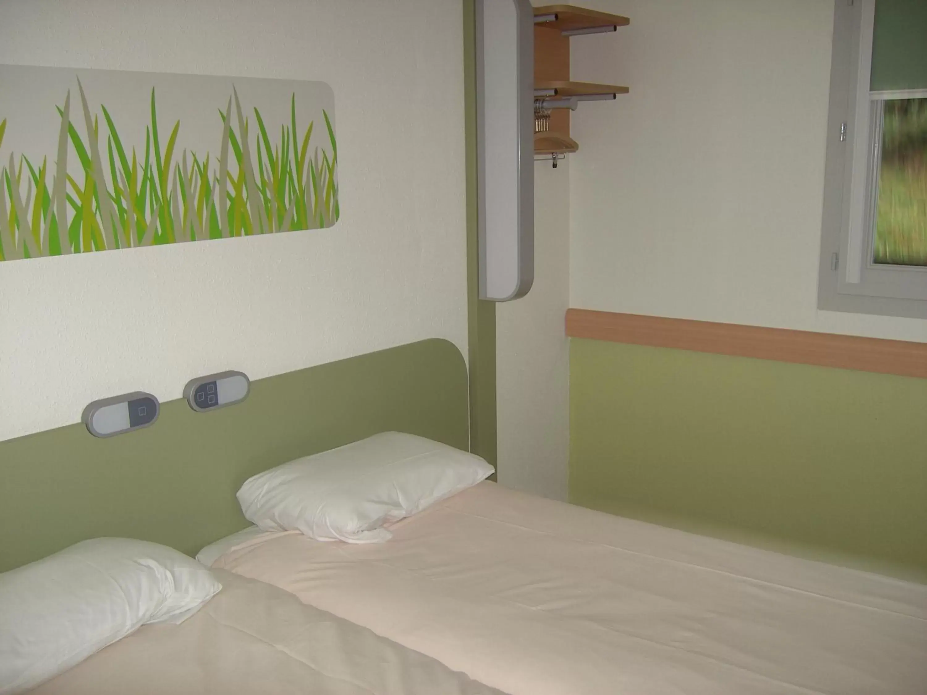 Twin Room in ibis budget Brignoles Provence Twin Room in ibis budget Brignoles Provence