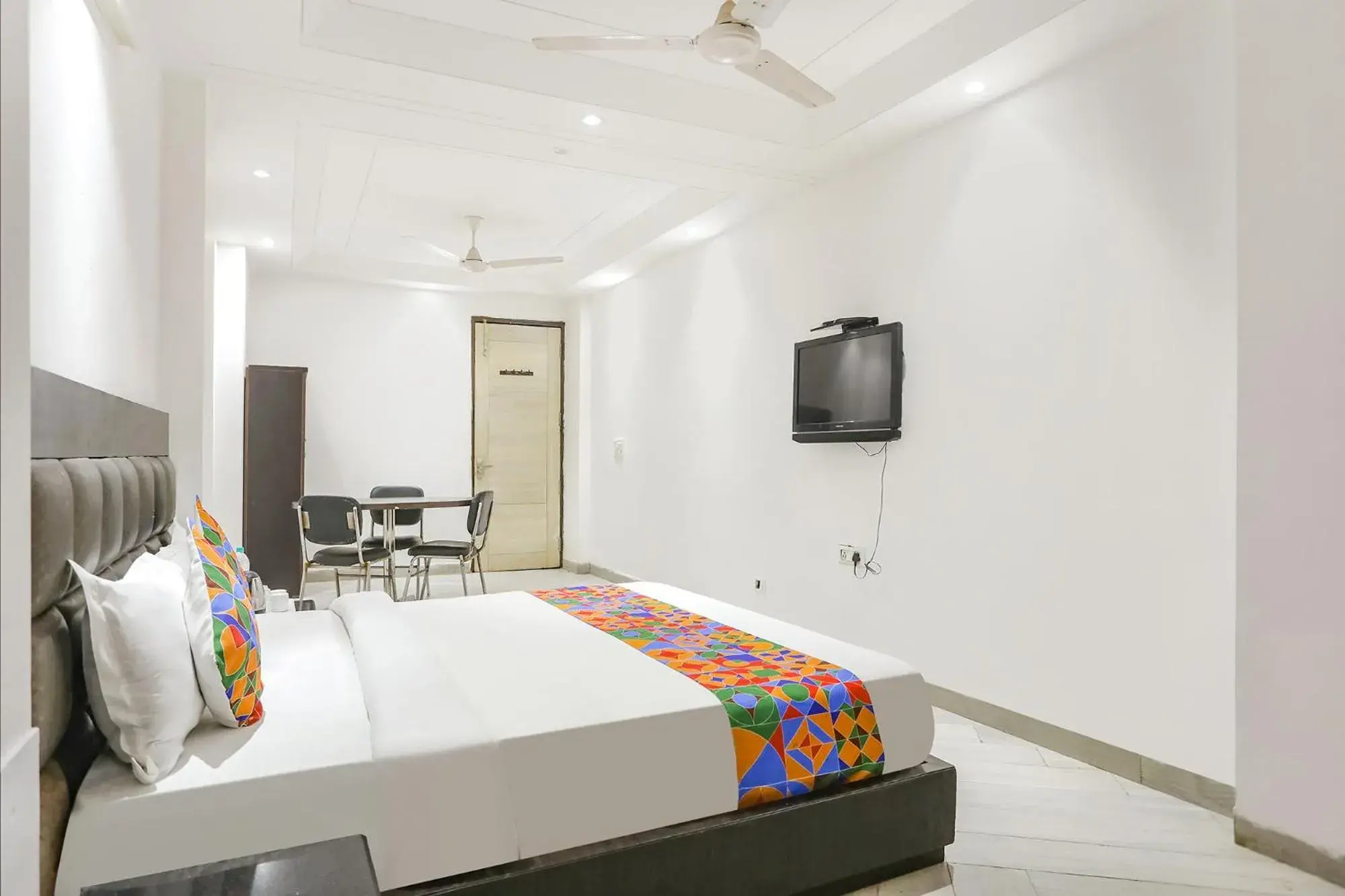 Bed in FabExpress Lotus Palace Bed in FabExpress Lotus Palace