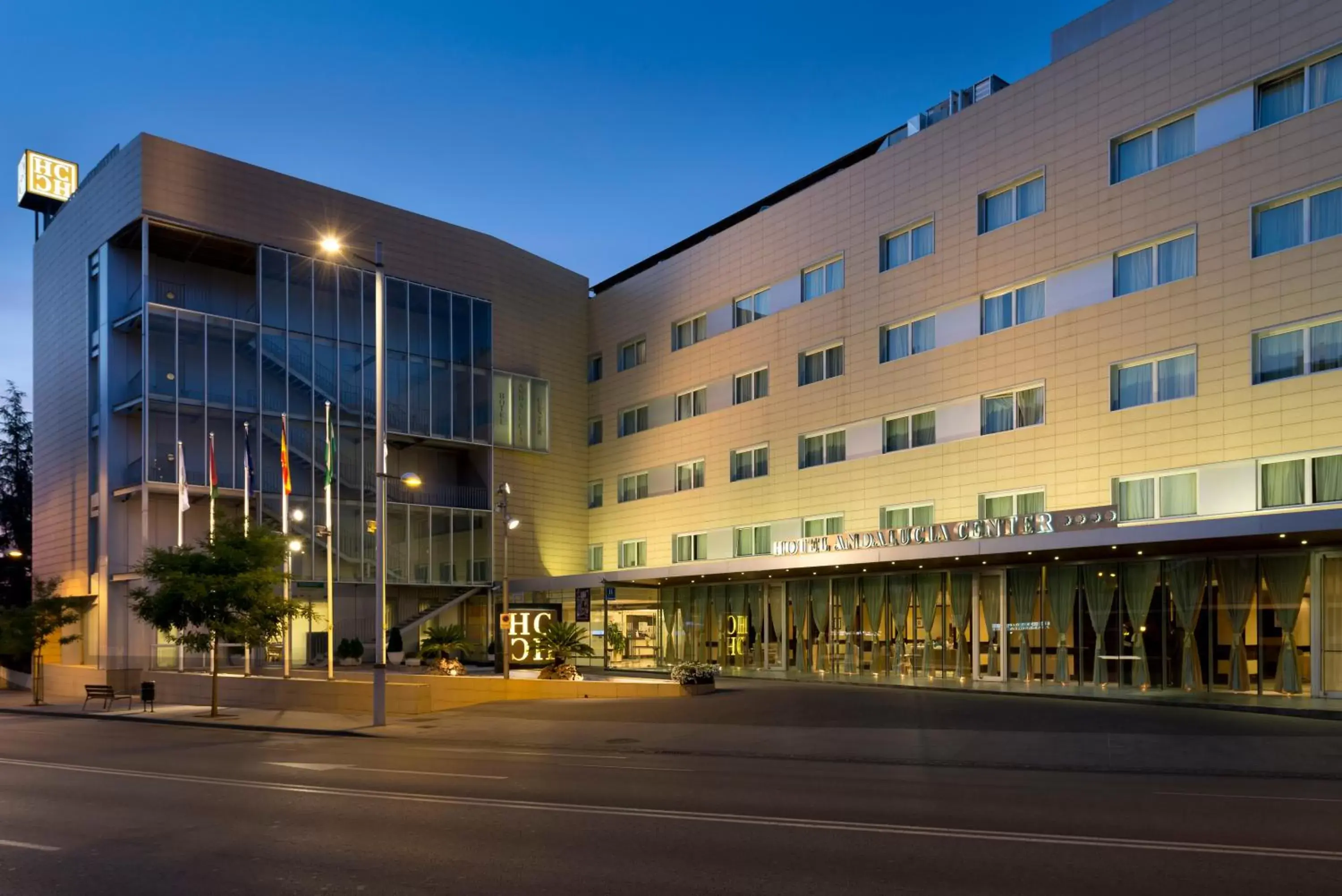 Facade/entrance, Property Building in Hotel Andalucía Center