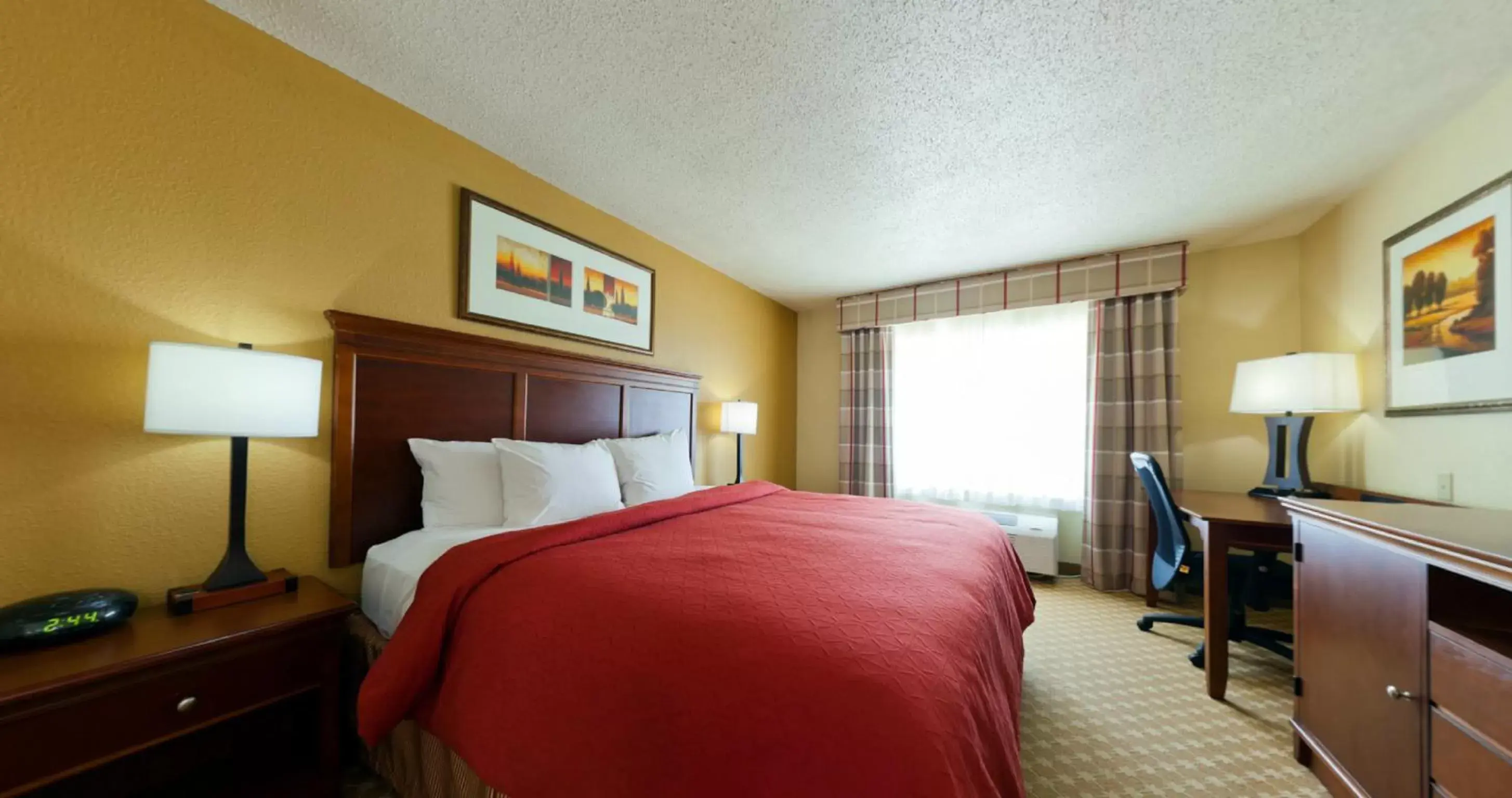 Photo of the whole room, Bed in Country Inn & Suites by Radisson, Kalamazoo, MI