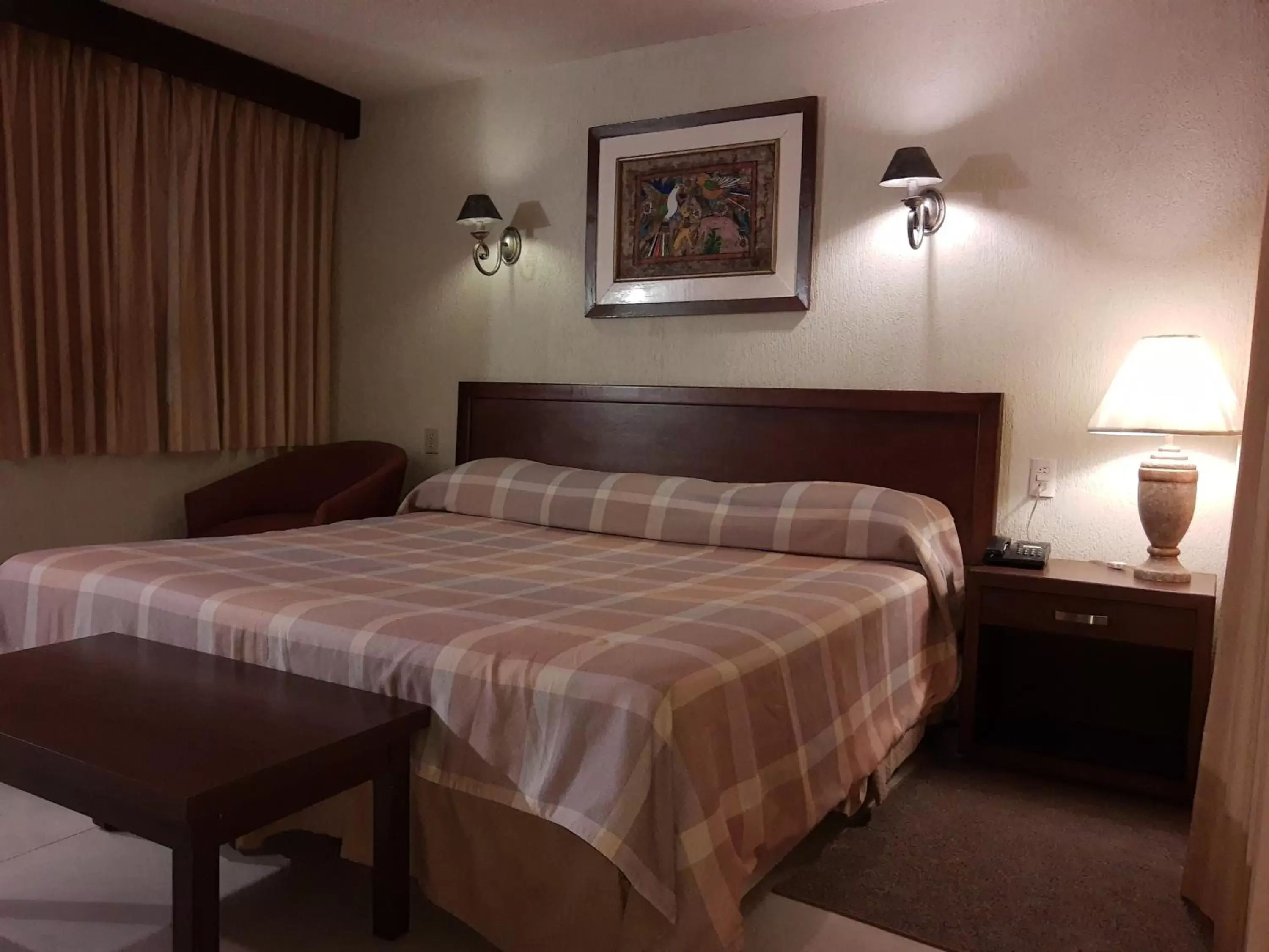 Bed in Hotel Las Palmas Midway Inn