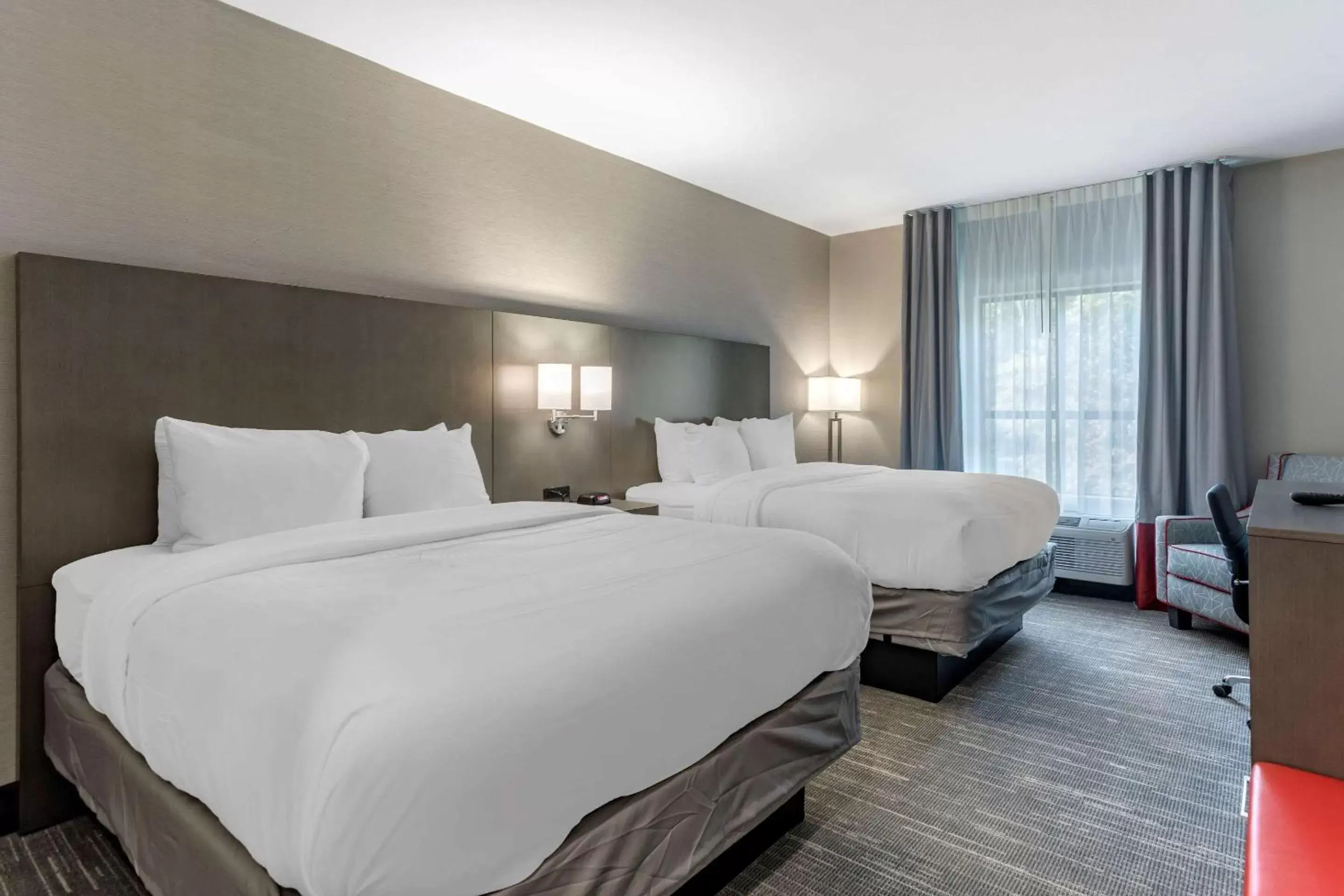 Bed in Comfort Inn & Suites Bed in Comfort Inn & Suites