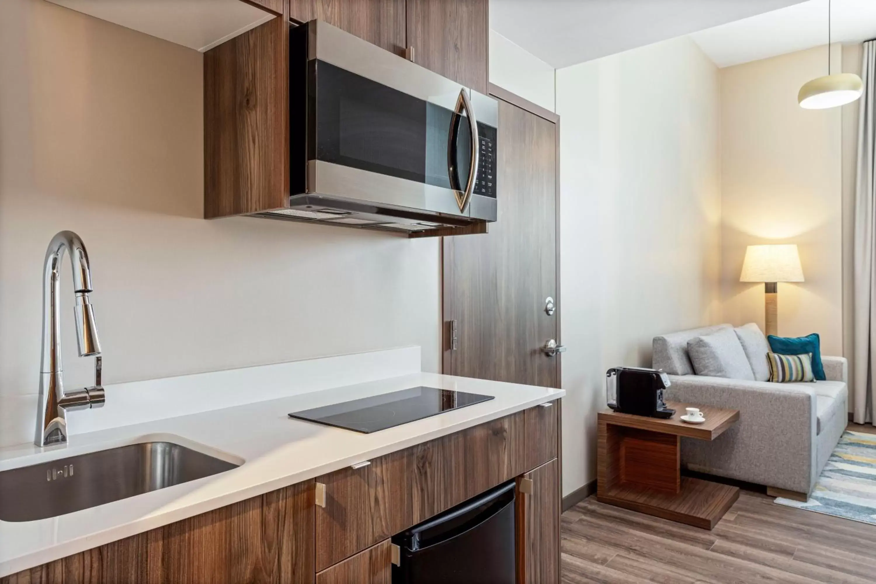 Bedroom, Kitchen/Kitchenette in Fairfield by Marriott San Jose Airport Alajuela