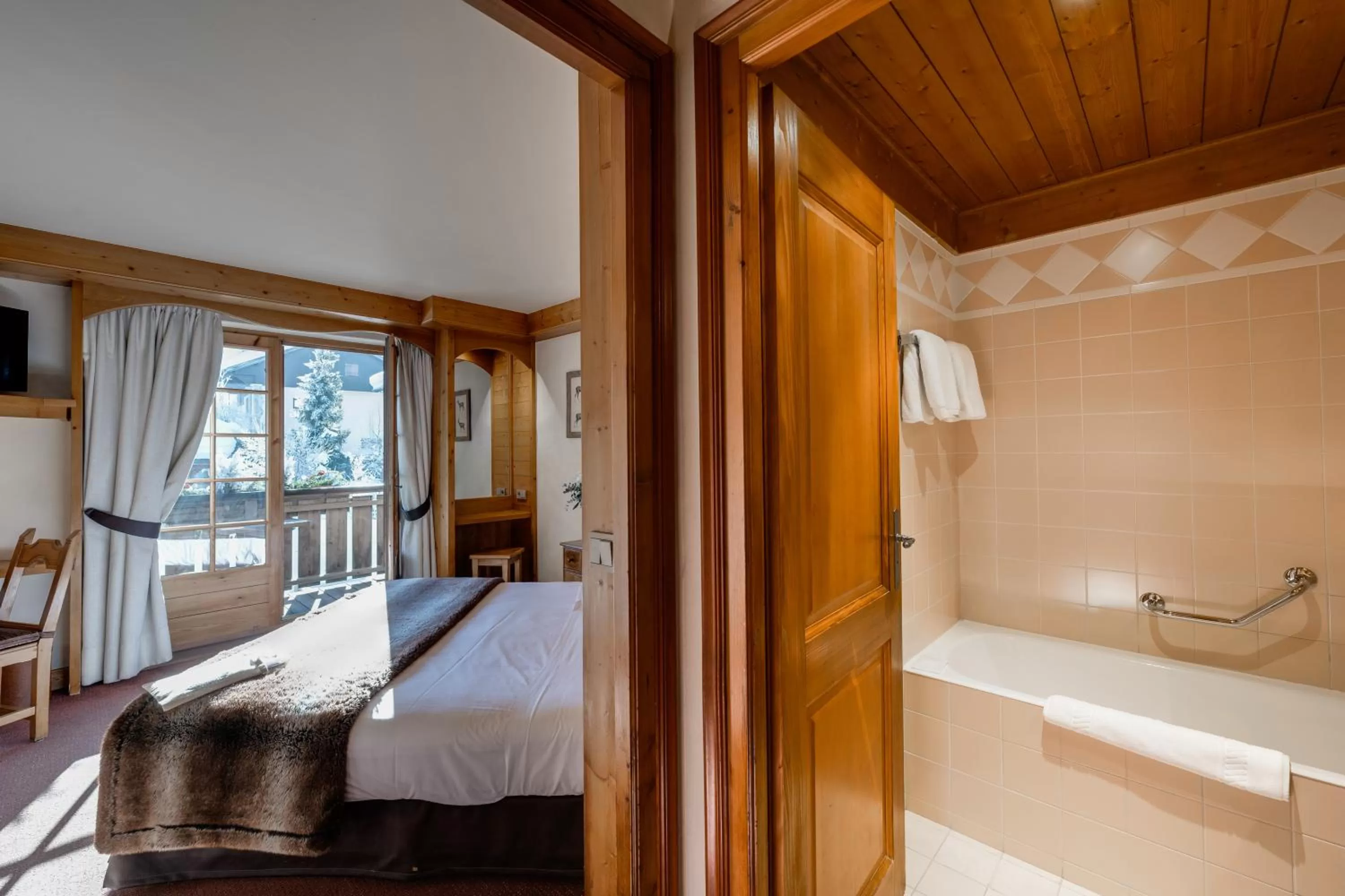 Photo of the whole room, Bed in Hôtel La Grange d'Arly