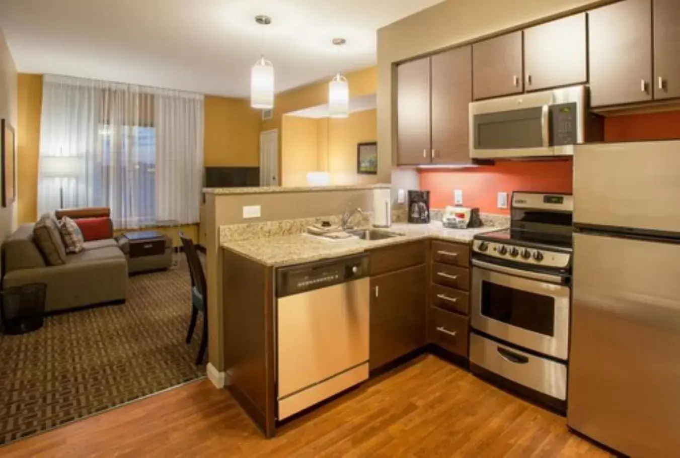 dishwasher, Kitchen/Kitchenette in TownePlace Suites by Marriott Minneapolis near Mall of America