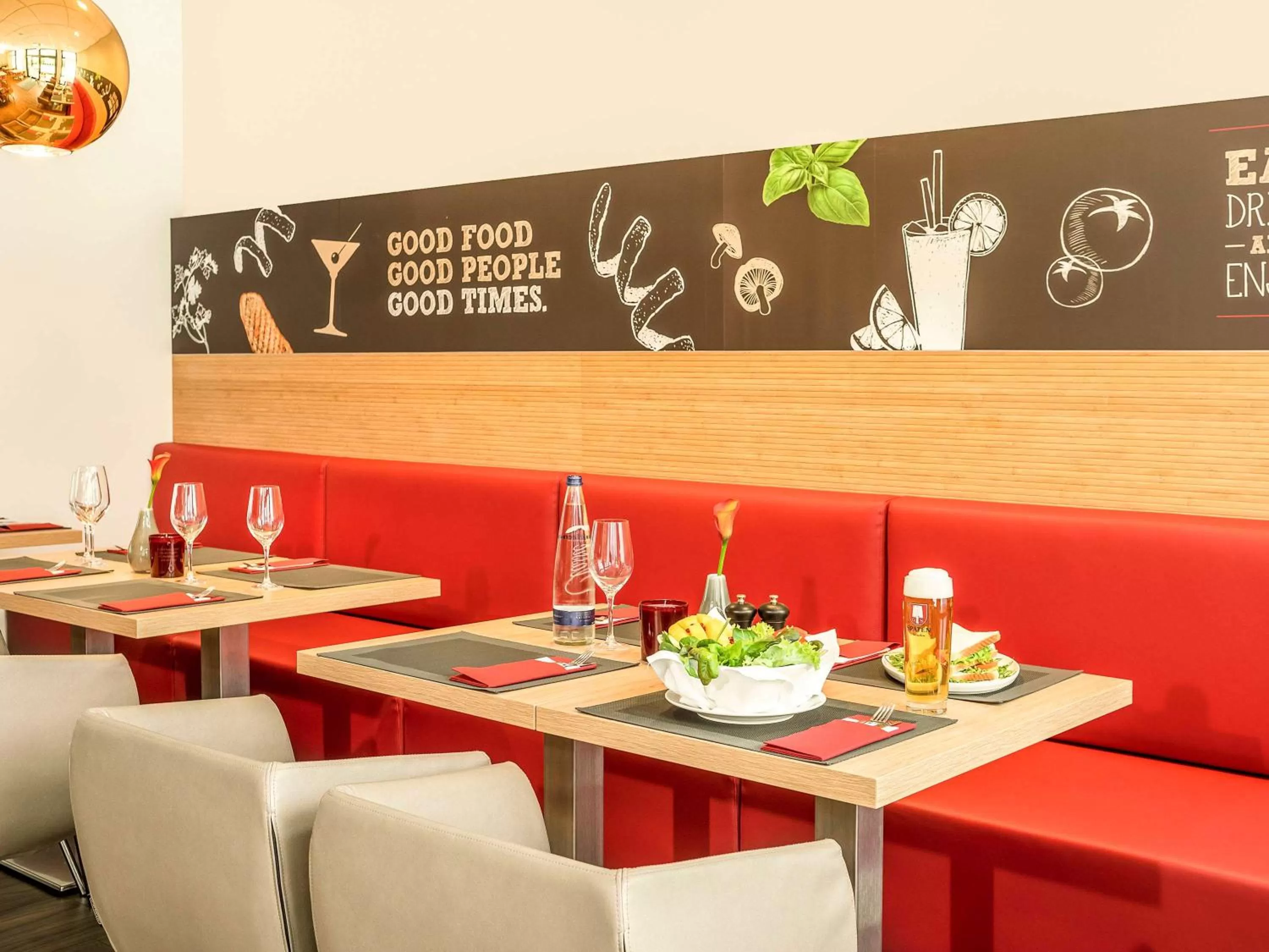 Lounge or bar in ibis München City Süd