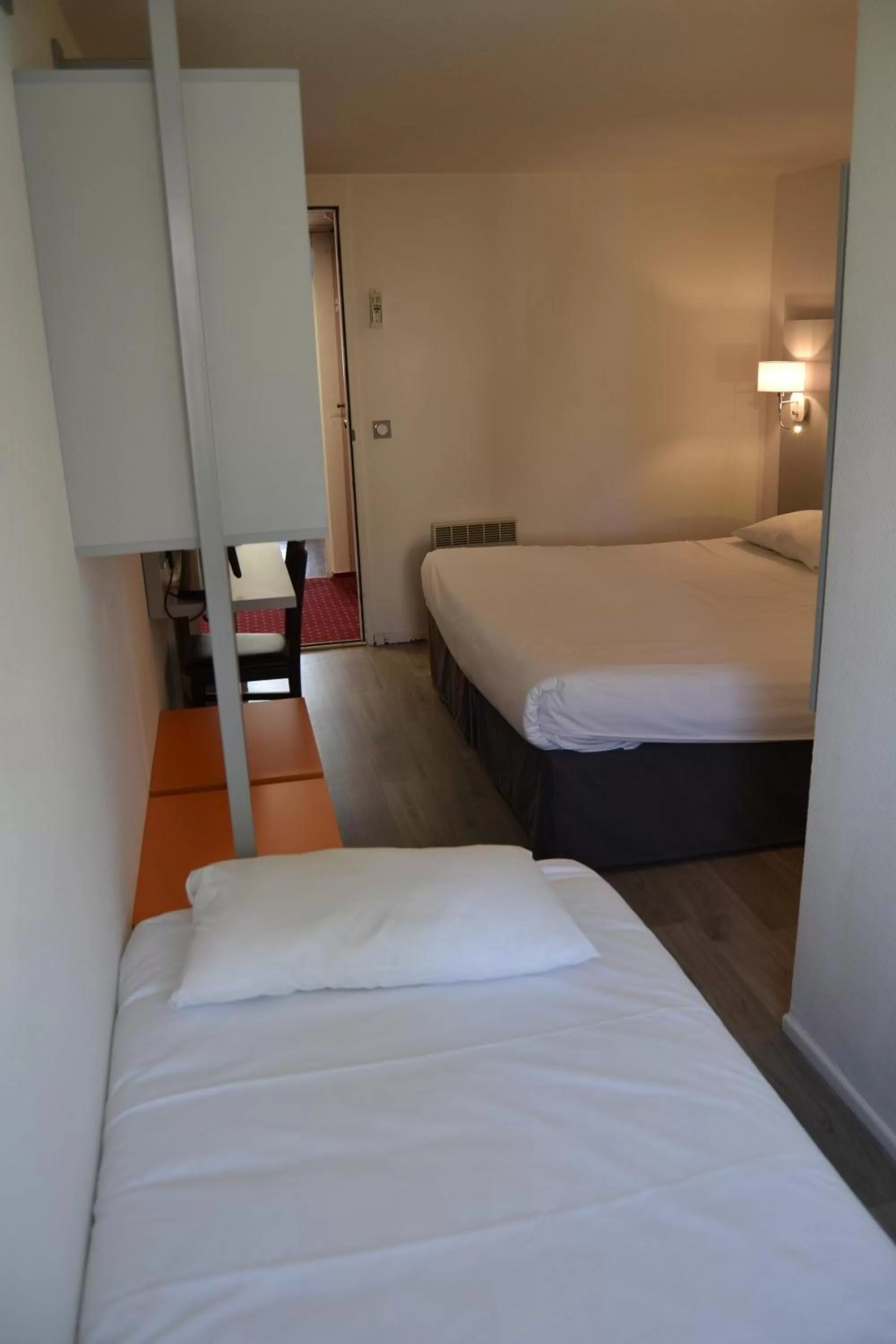 Bedroom, Bed in Hotel du Parc Euromédecine by AKENA