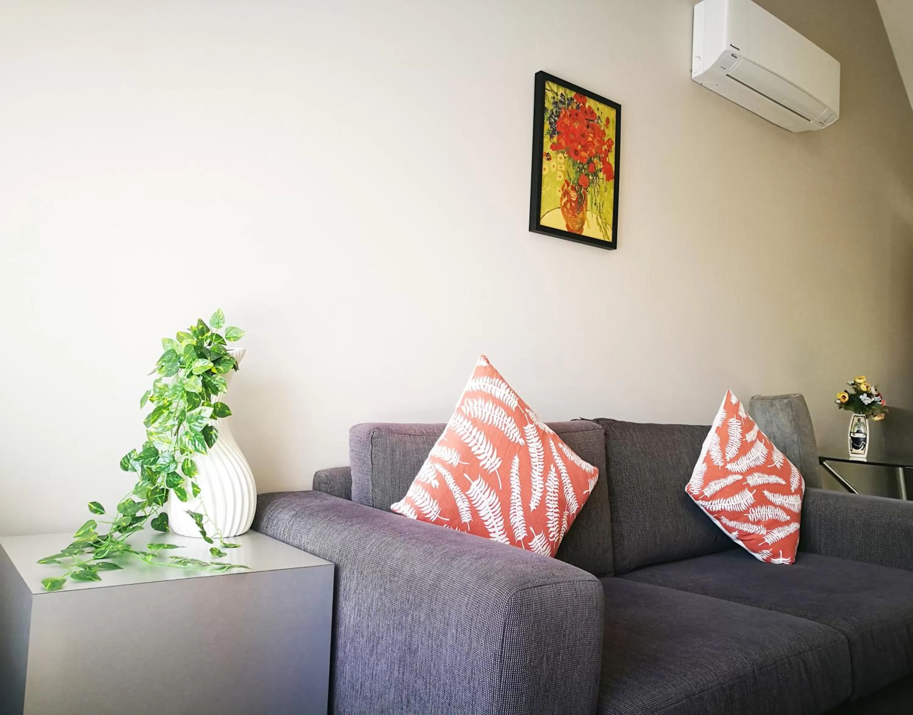 Living room in Belmont Motor Inn