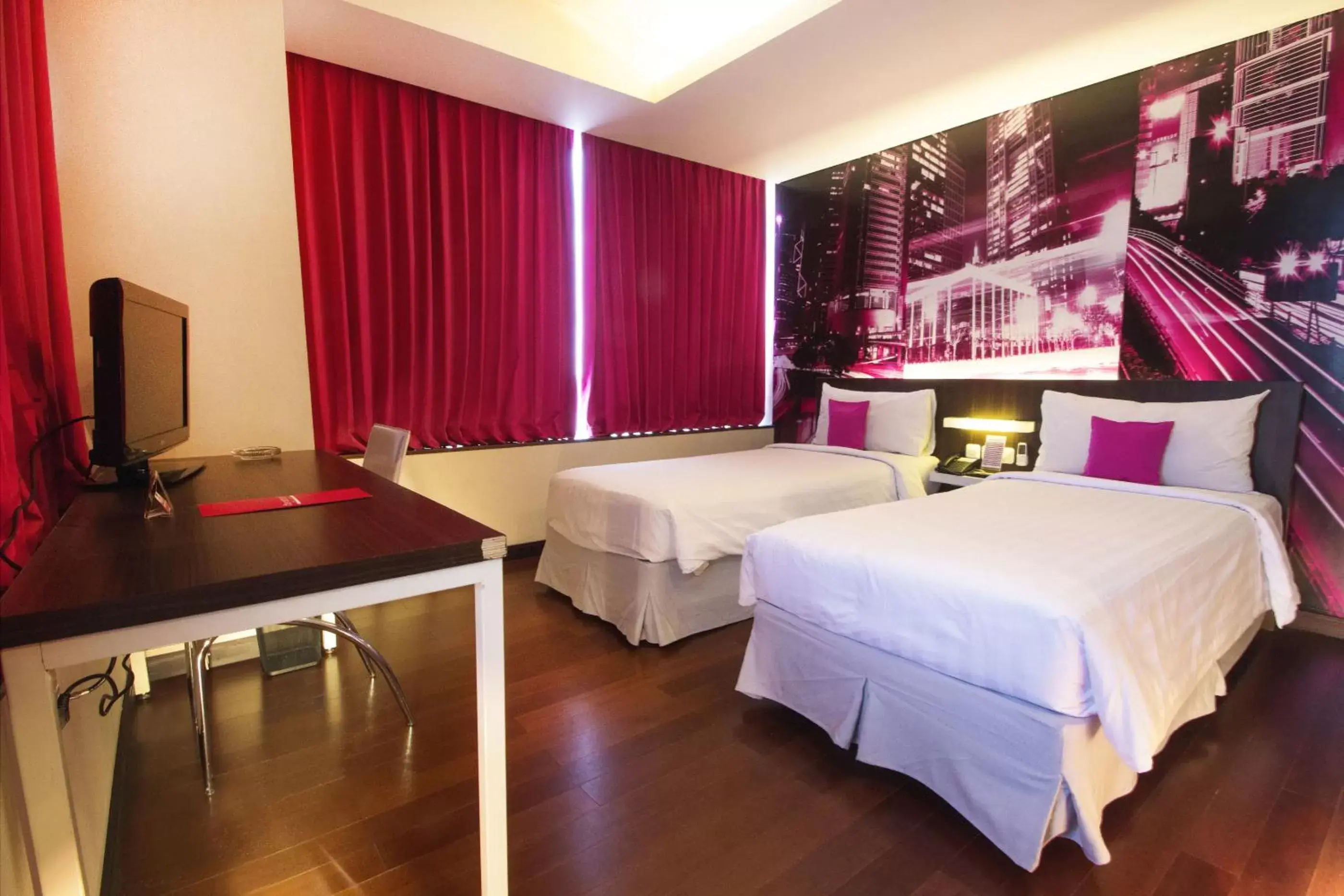 Bedroom, Bed in favehotel MEX Tunjungan Surabaya
