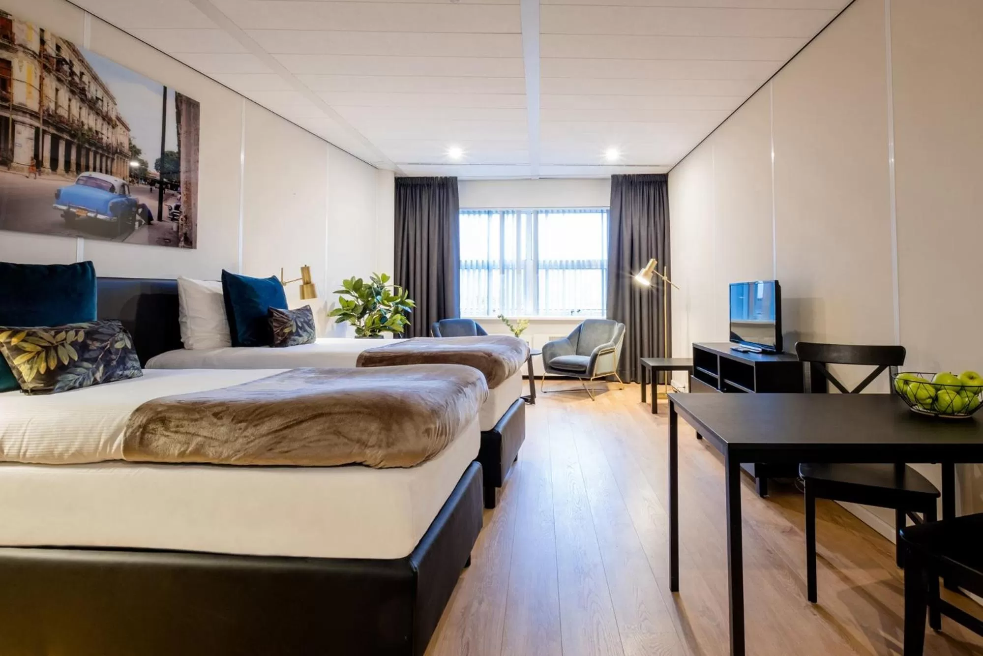 TV and multimedia in Nero Office Hotel & City Café