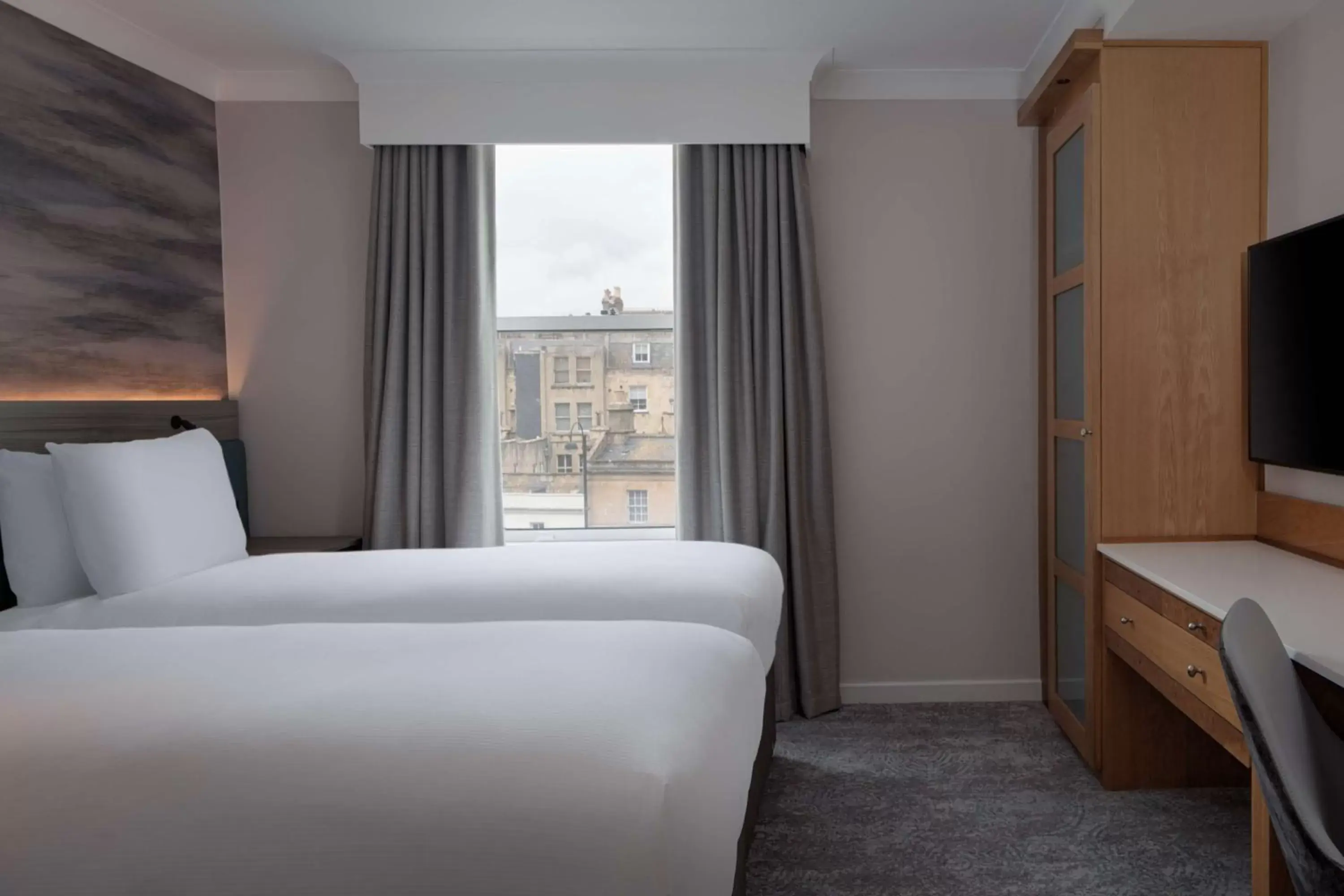 Bed in DoubleTree by Hilton Bath Bed in DoubleTree by Hilton Bath