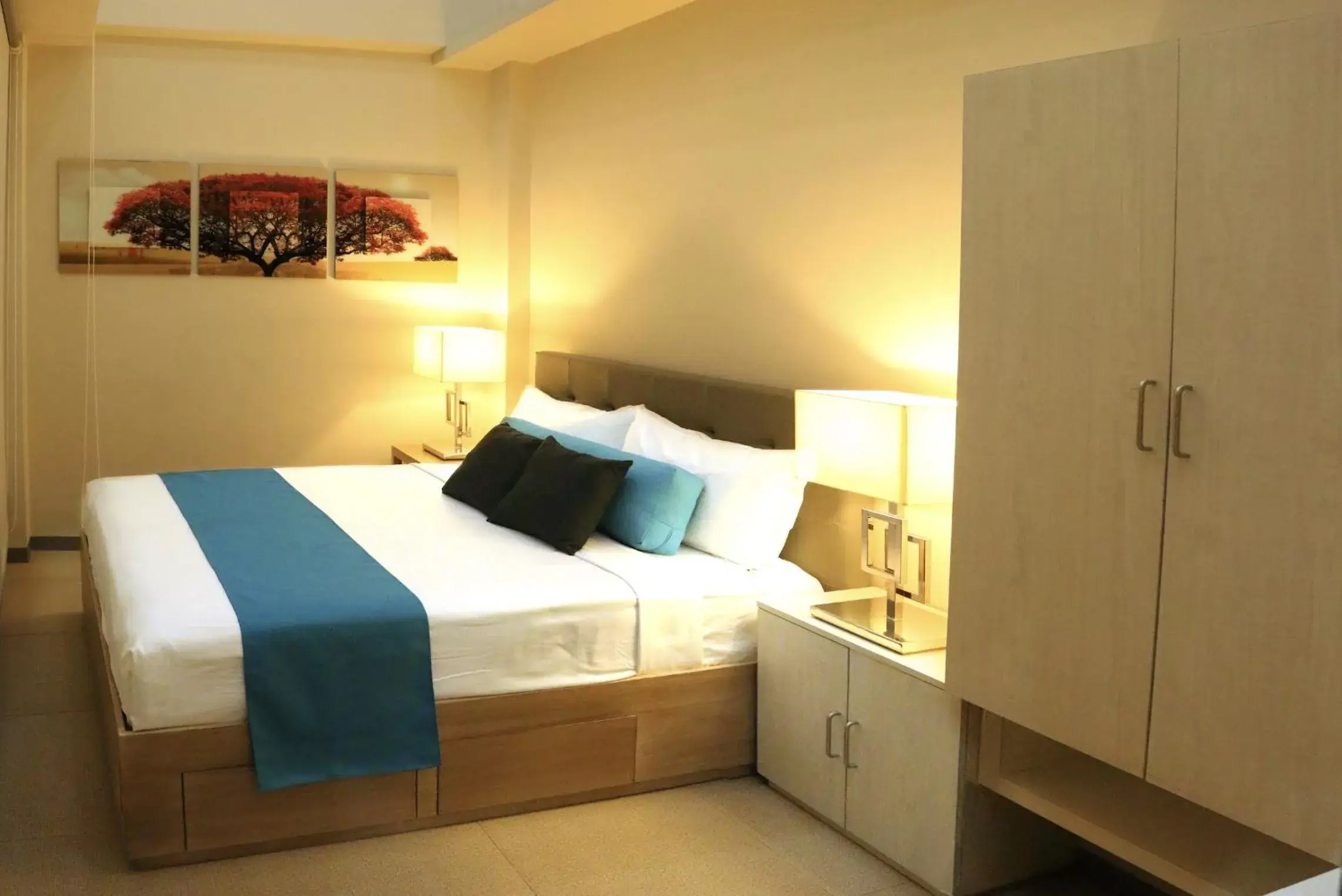 Bedroom, Bed in KLM Condotel