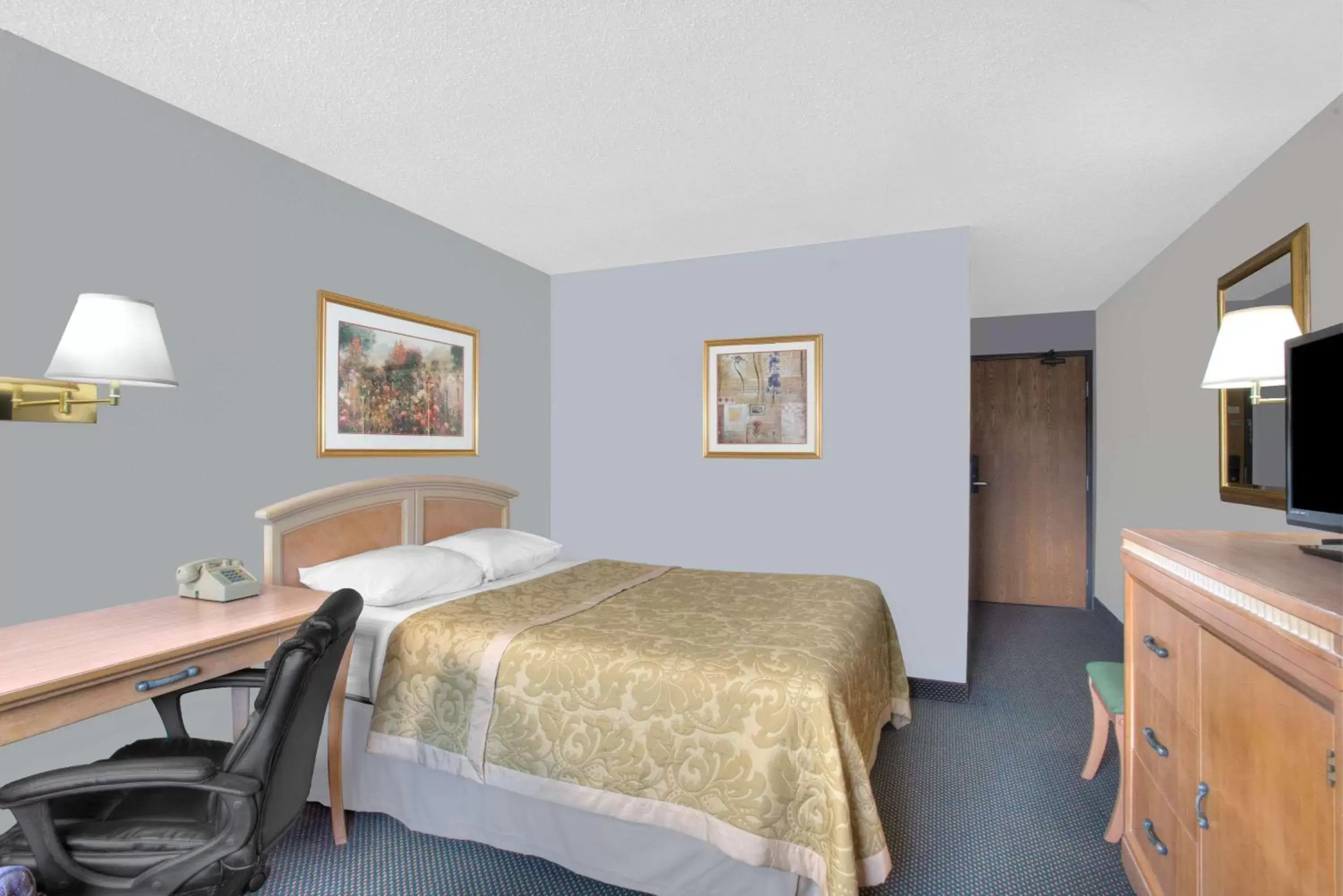 Photo of the whole room, Bed in Super 8 by Wyndham Augusta