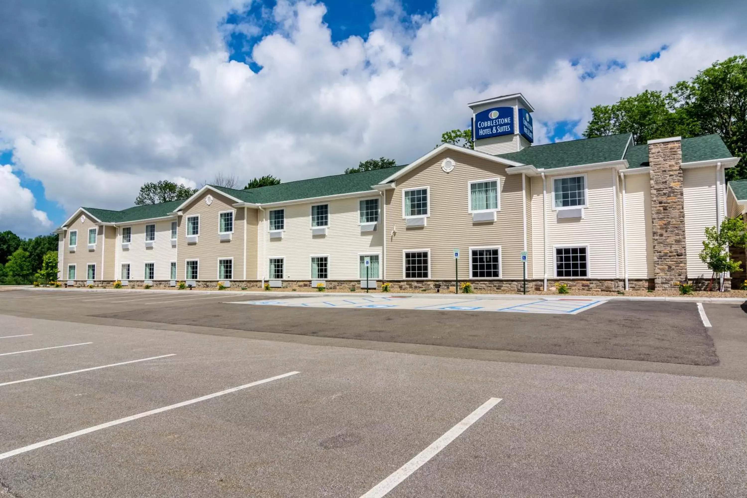 Property Building in Cobblestone Hotel & Suites - Harborcreek