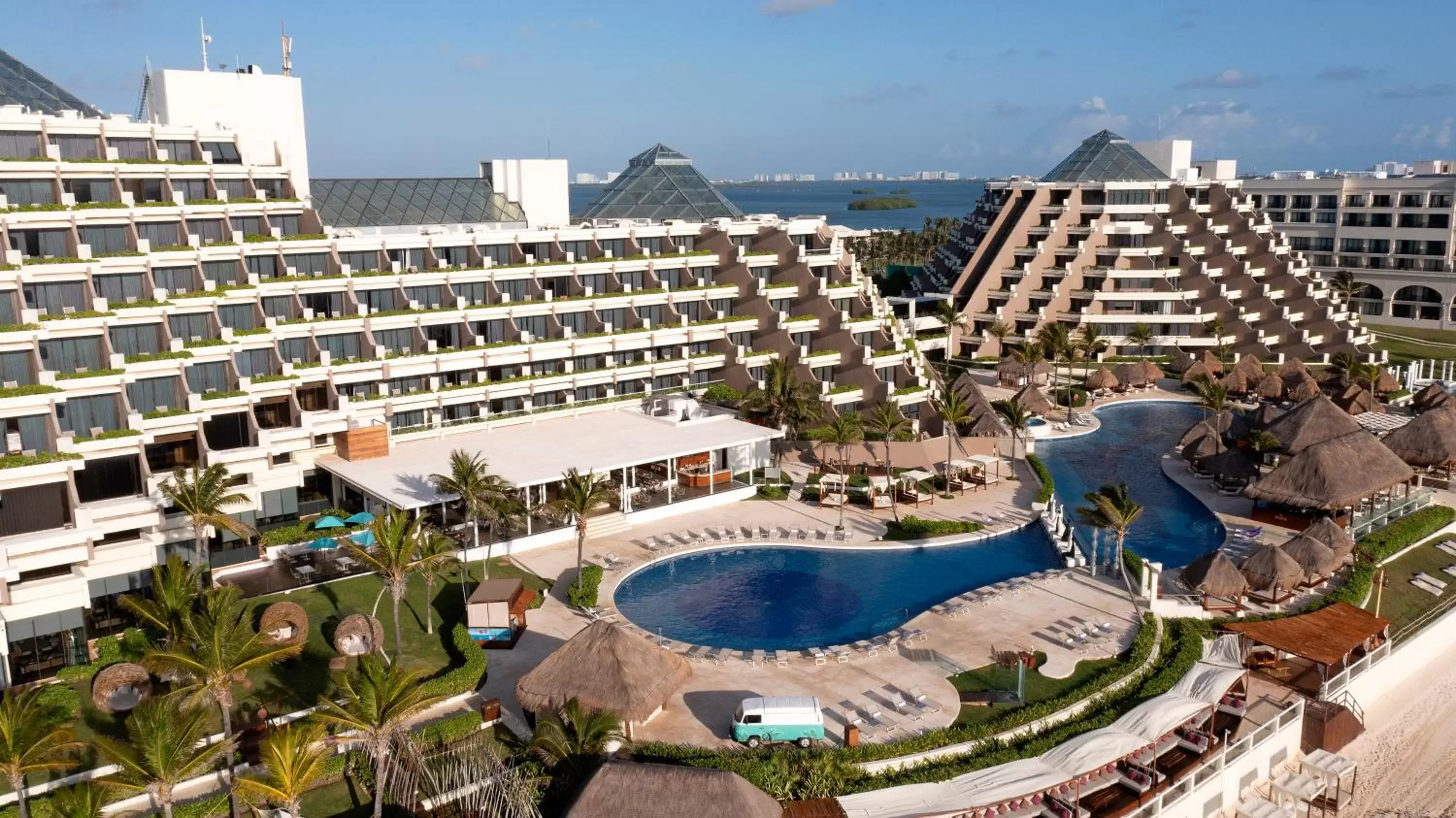 Swimming pool, Pool View in Paradisus Cancun All Inclusive