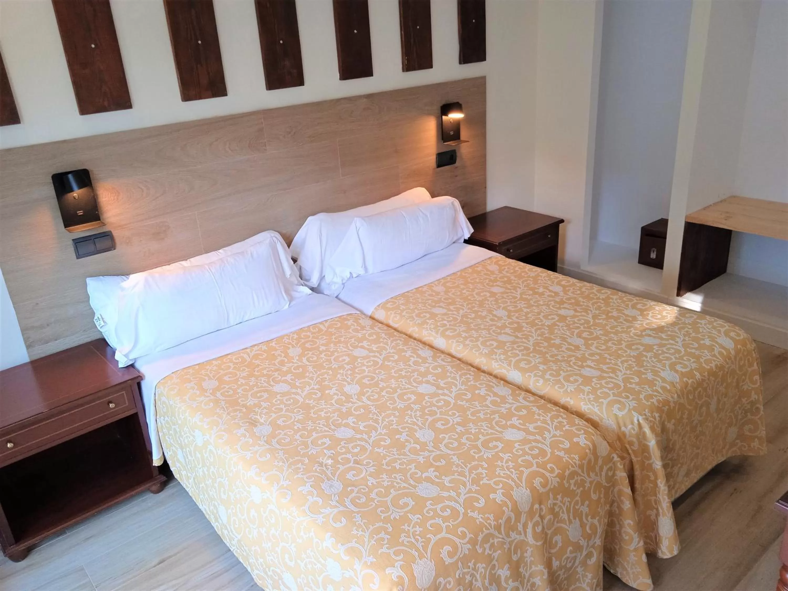 Photo of the whole room, Bed in Hotel 153