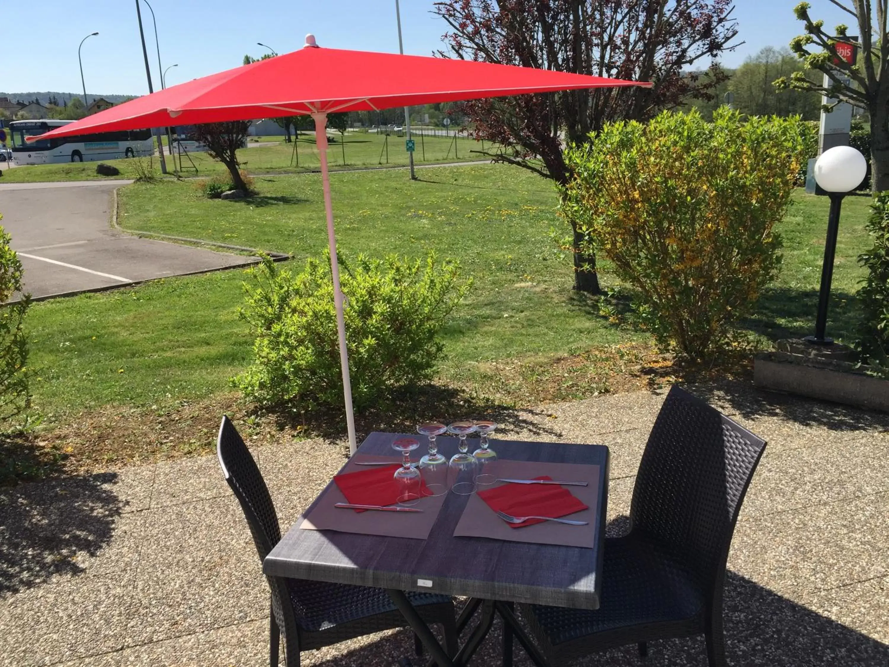 Patio, Restaurant/Places to Eat in ibis Vesoul