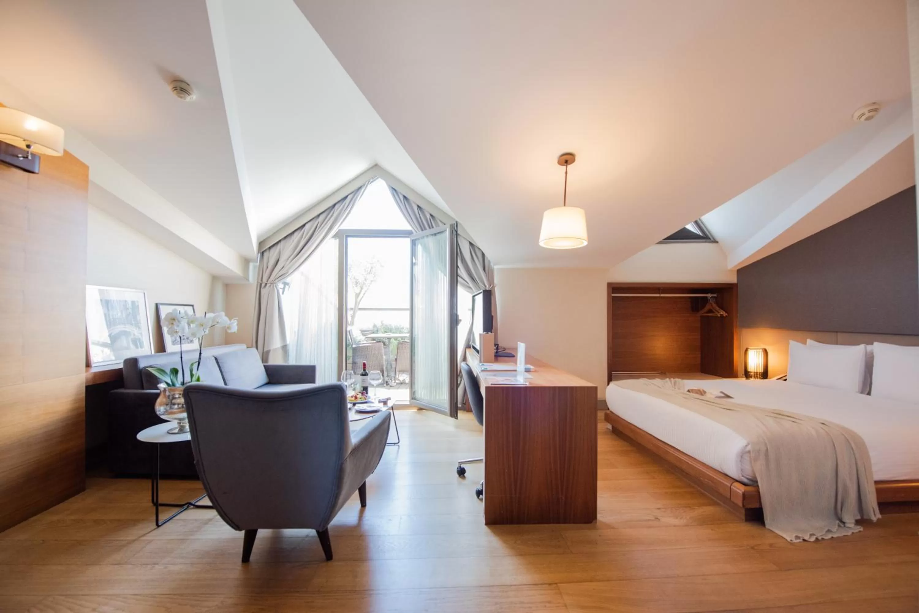 Bed in Dosso Dossi Hotels & SPA Downtown