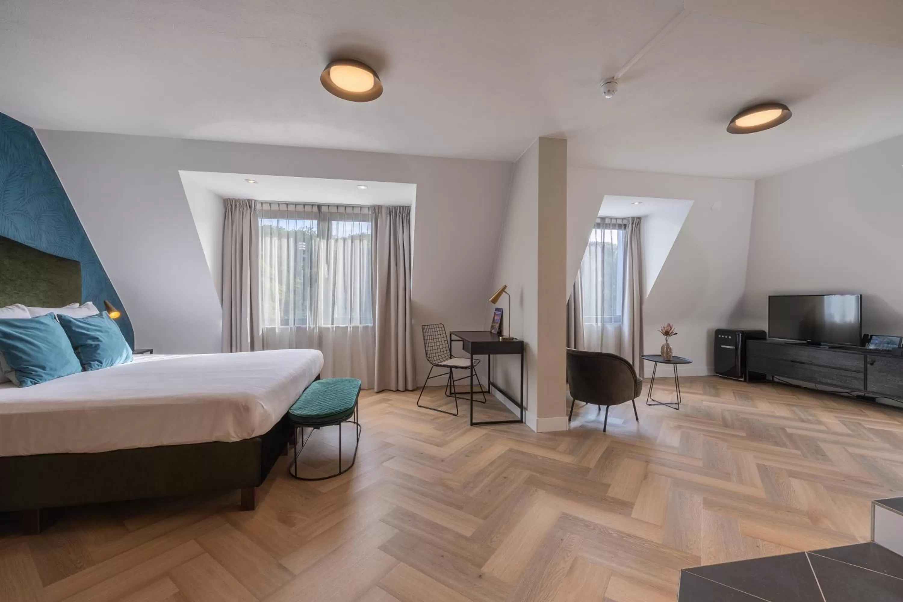 Photo of the whole room, Bed in Van der Valk hotel Den Haag Wassenaar