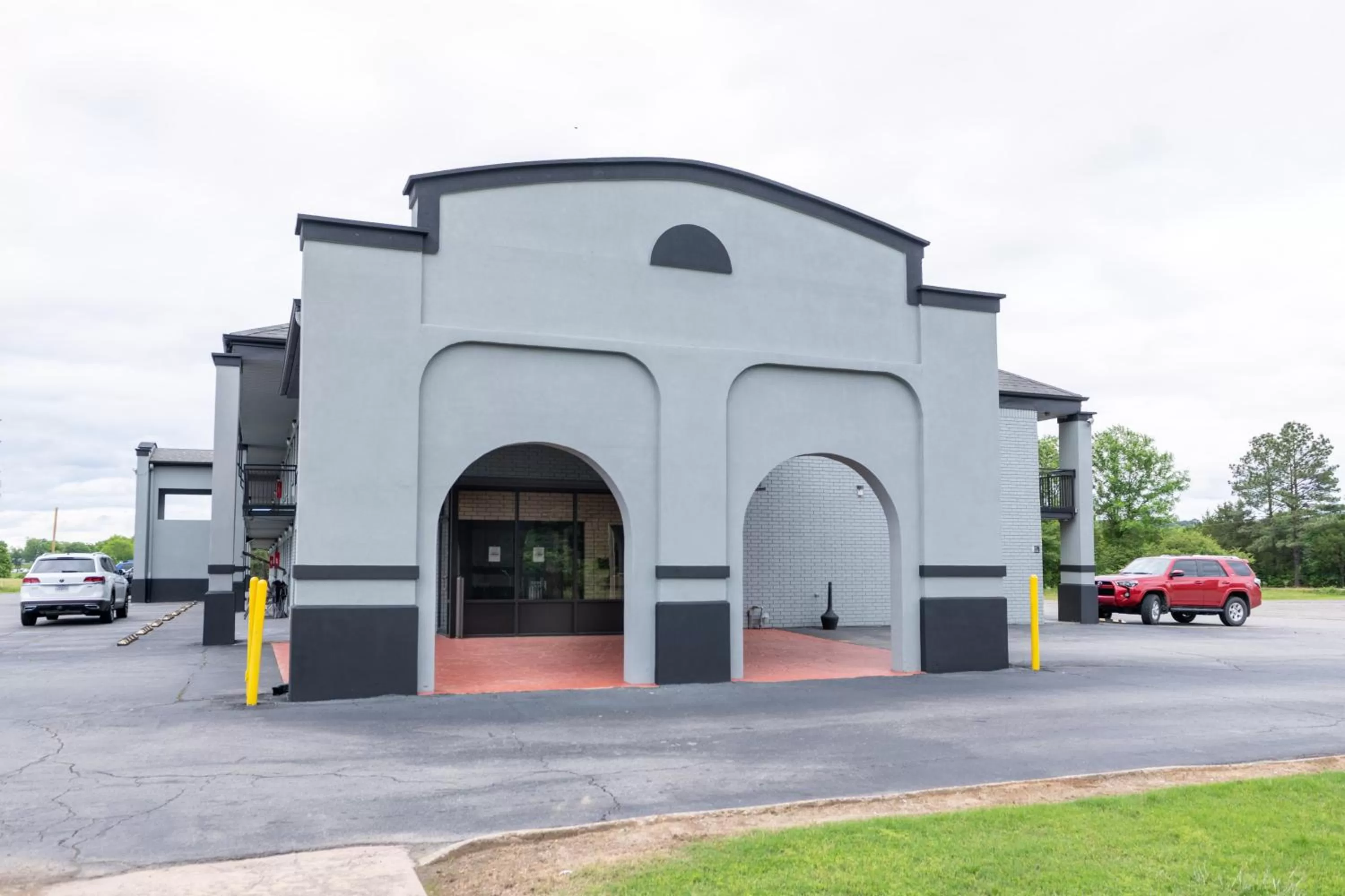 Property Building in Morrilton Inn