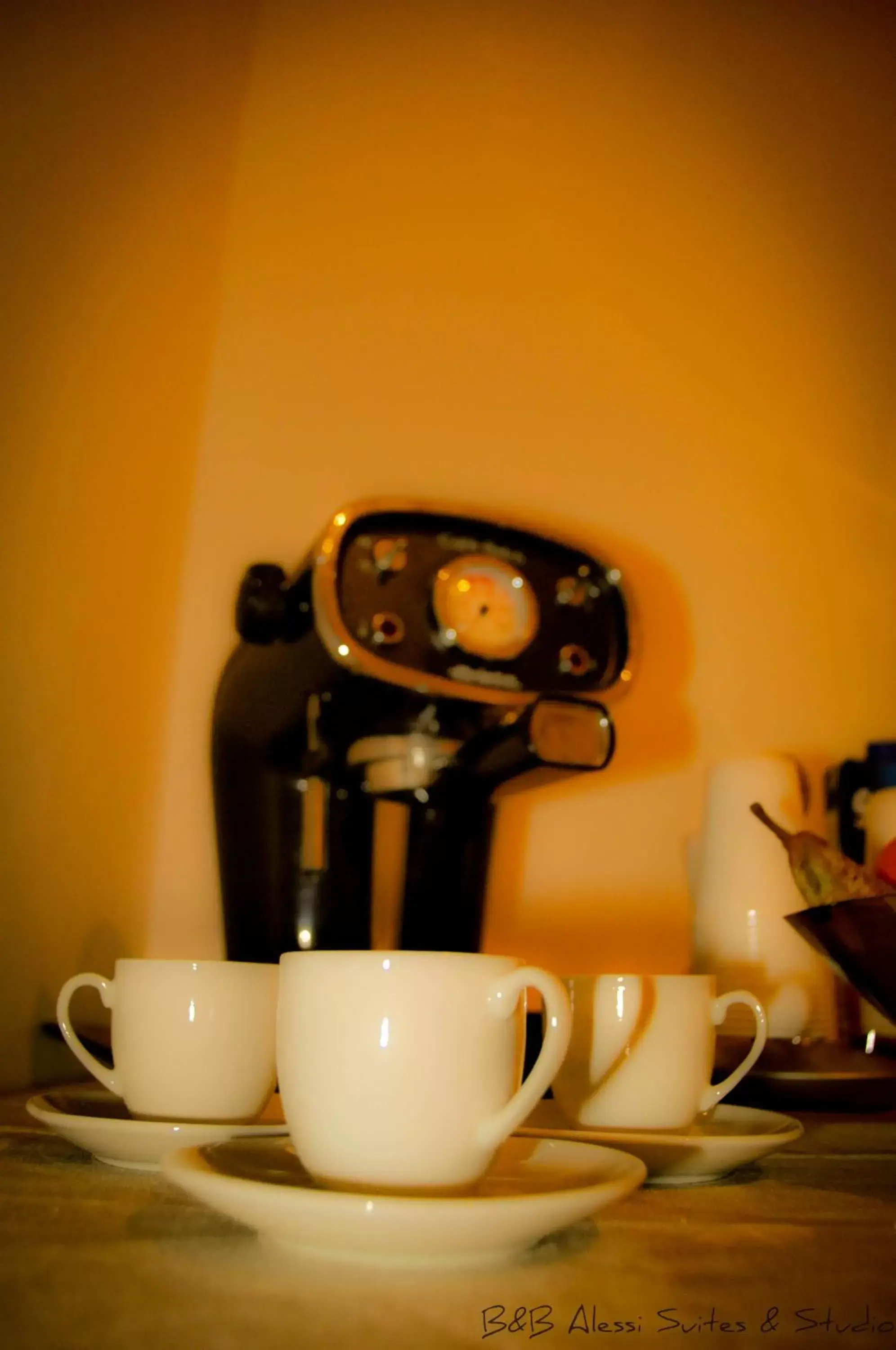 Food and drinks, Coffee/Tea Facilities in Alessi Suites & Studio