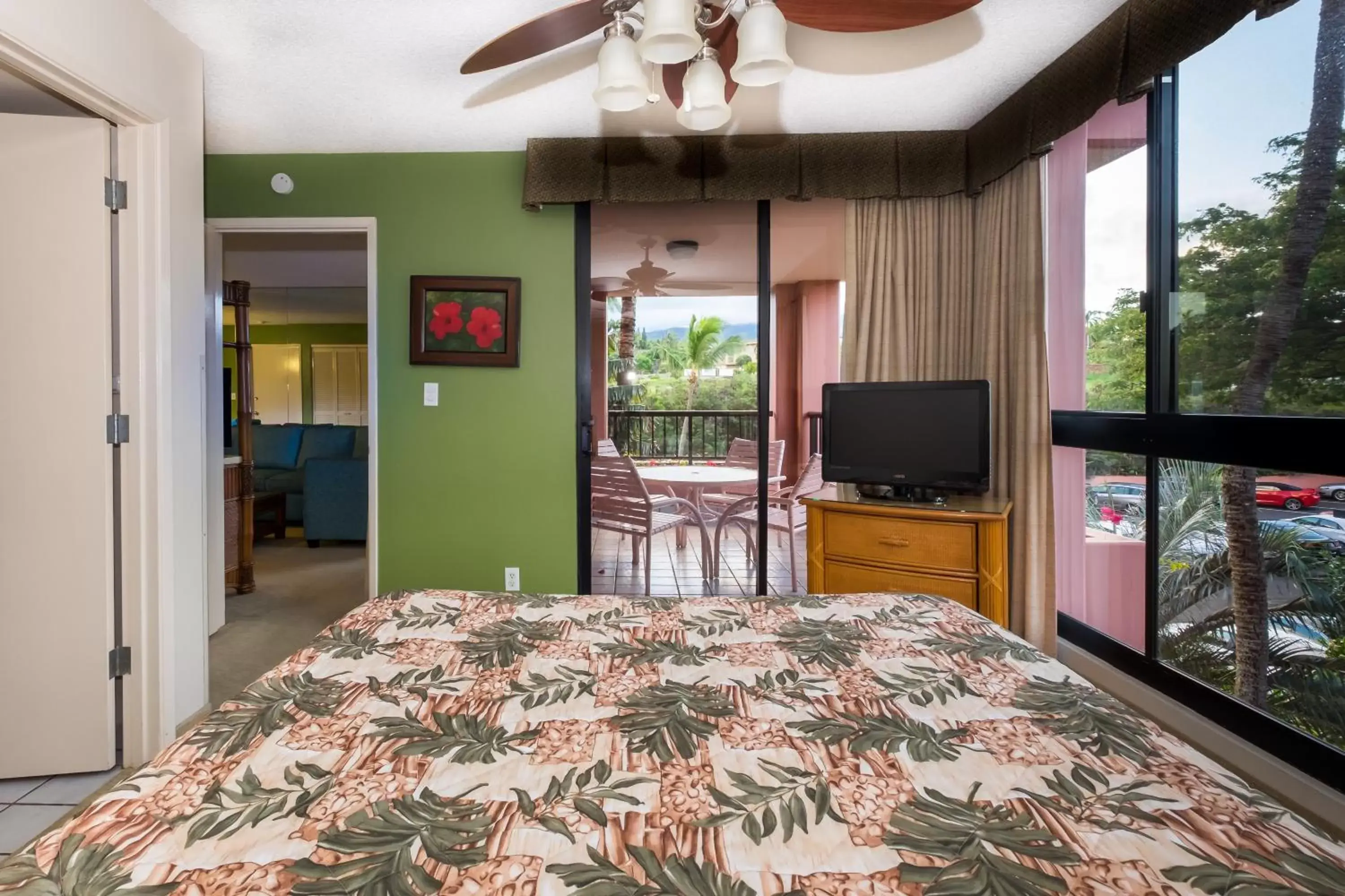 View (from property/room), Bed in Kahana Falls Resort