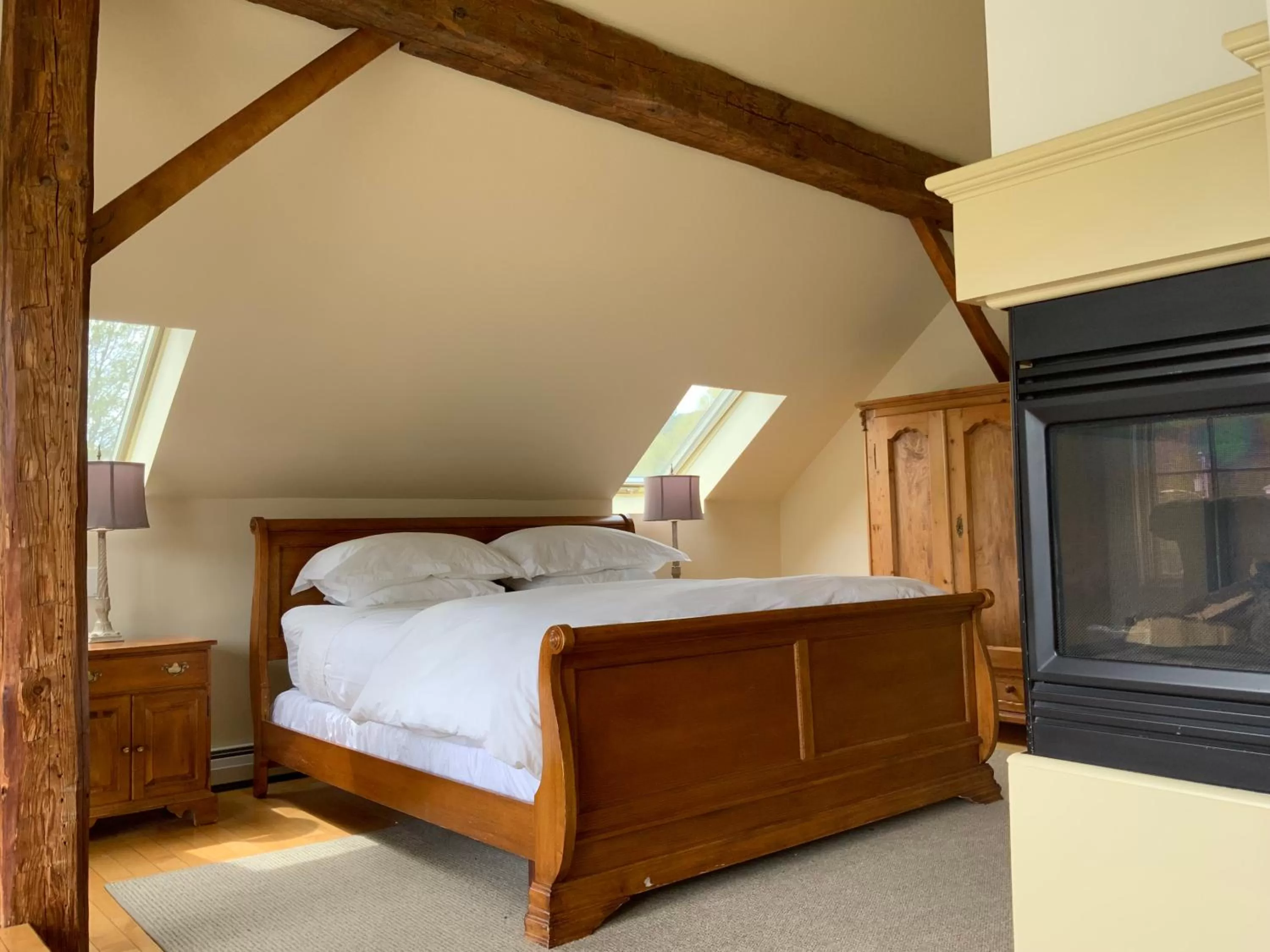 Bed in Four Columns Inn