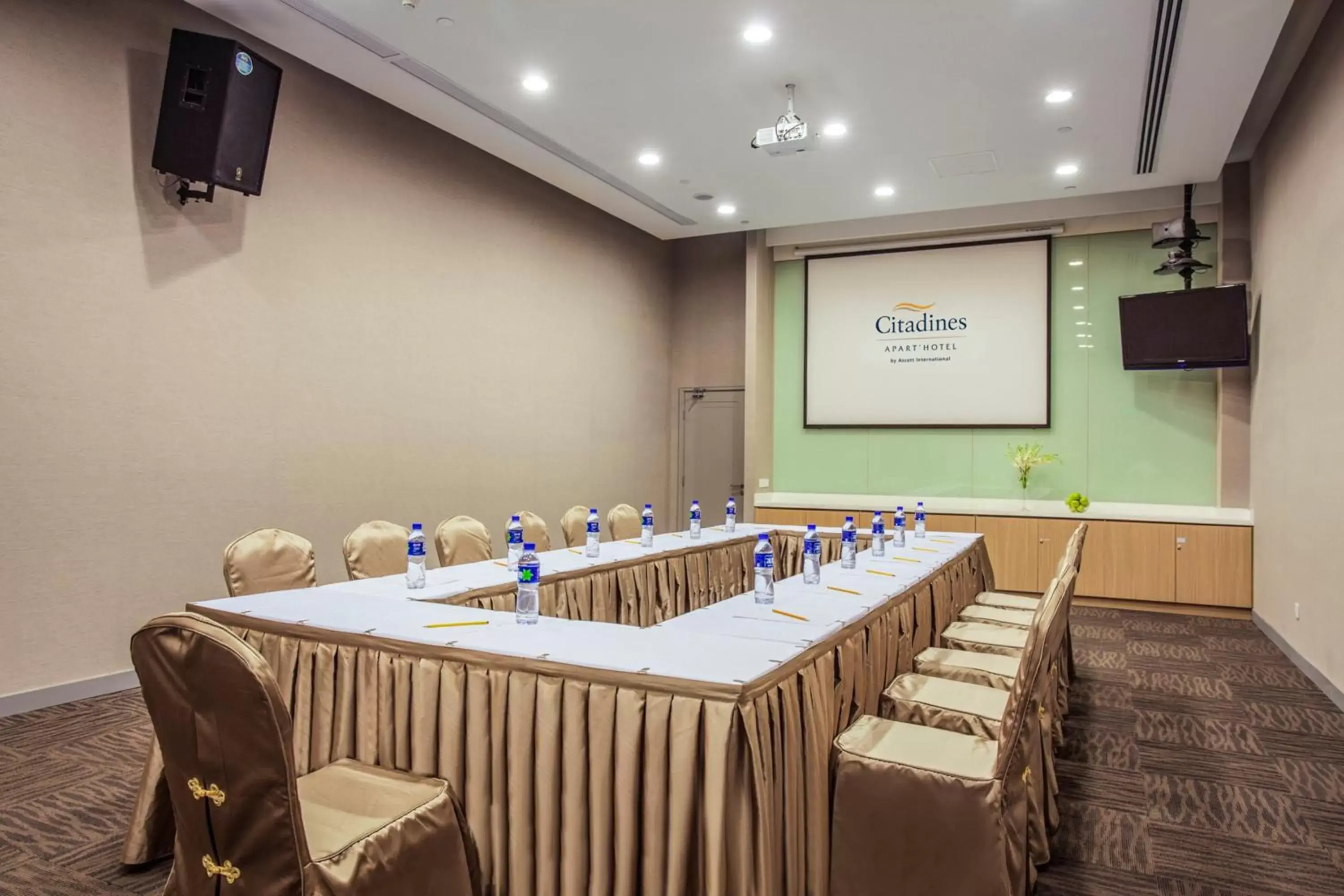 Meeting/conference room in Citadines Zhuankou Wuhan