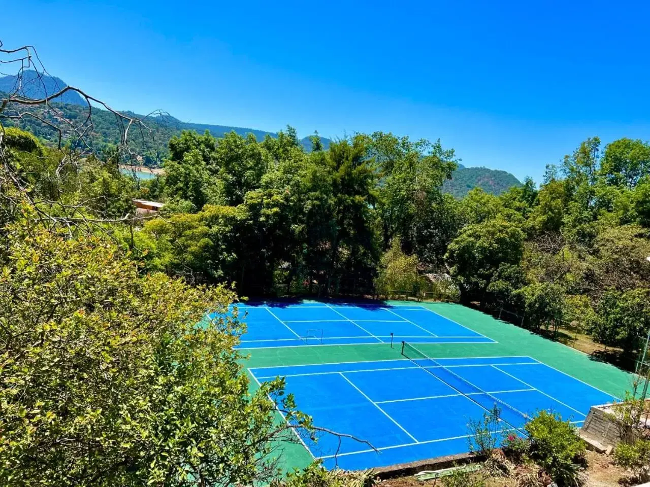 Tennis/Squash in San José Del Valle