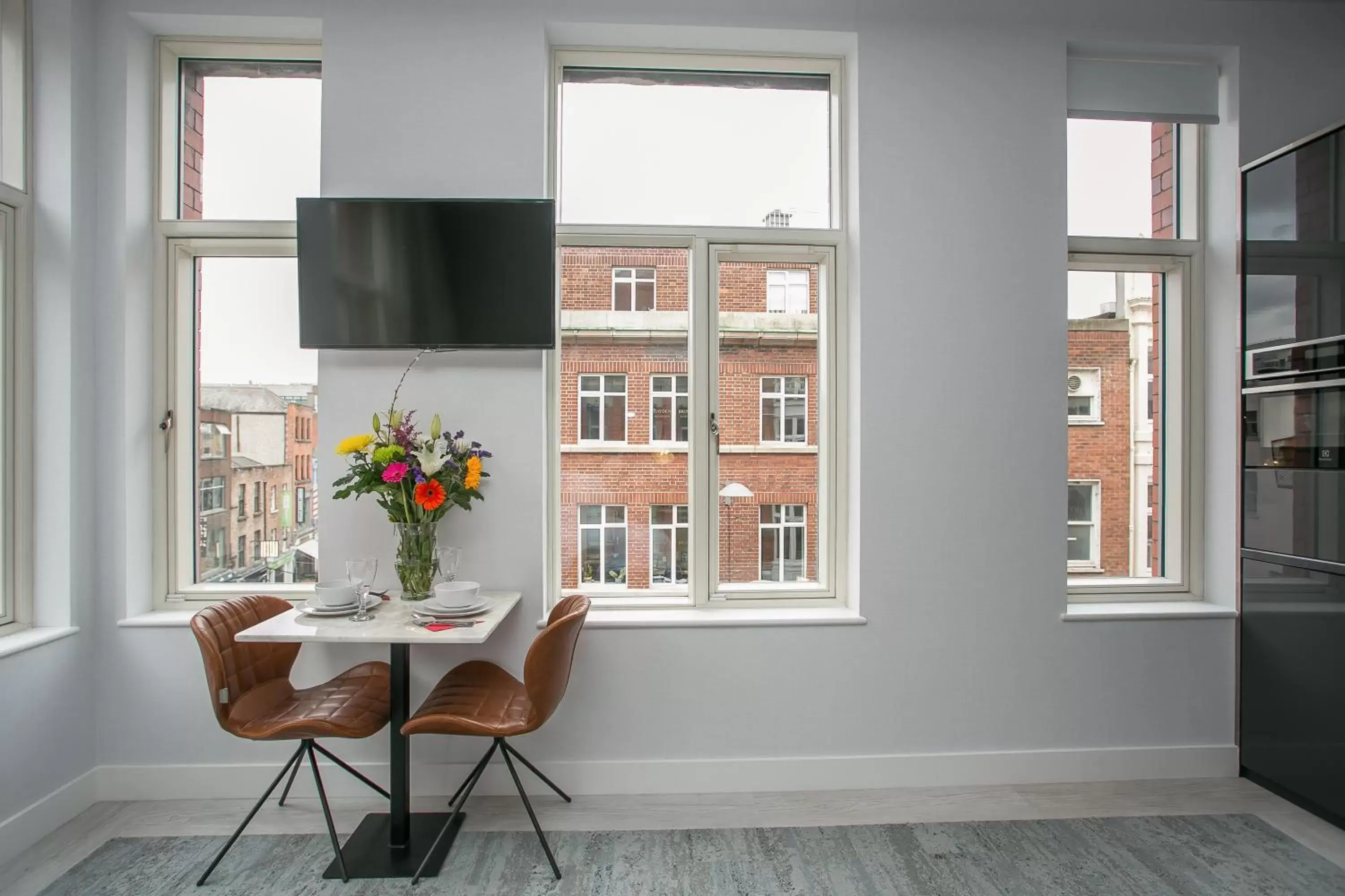 TV and multimedia, TV/Entertainment Center in Grafton Street Studios by City Break Apartments