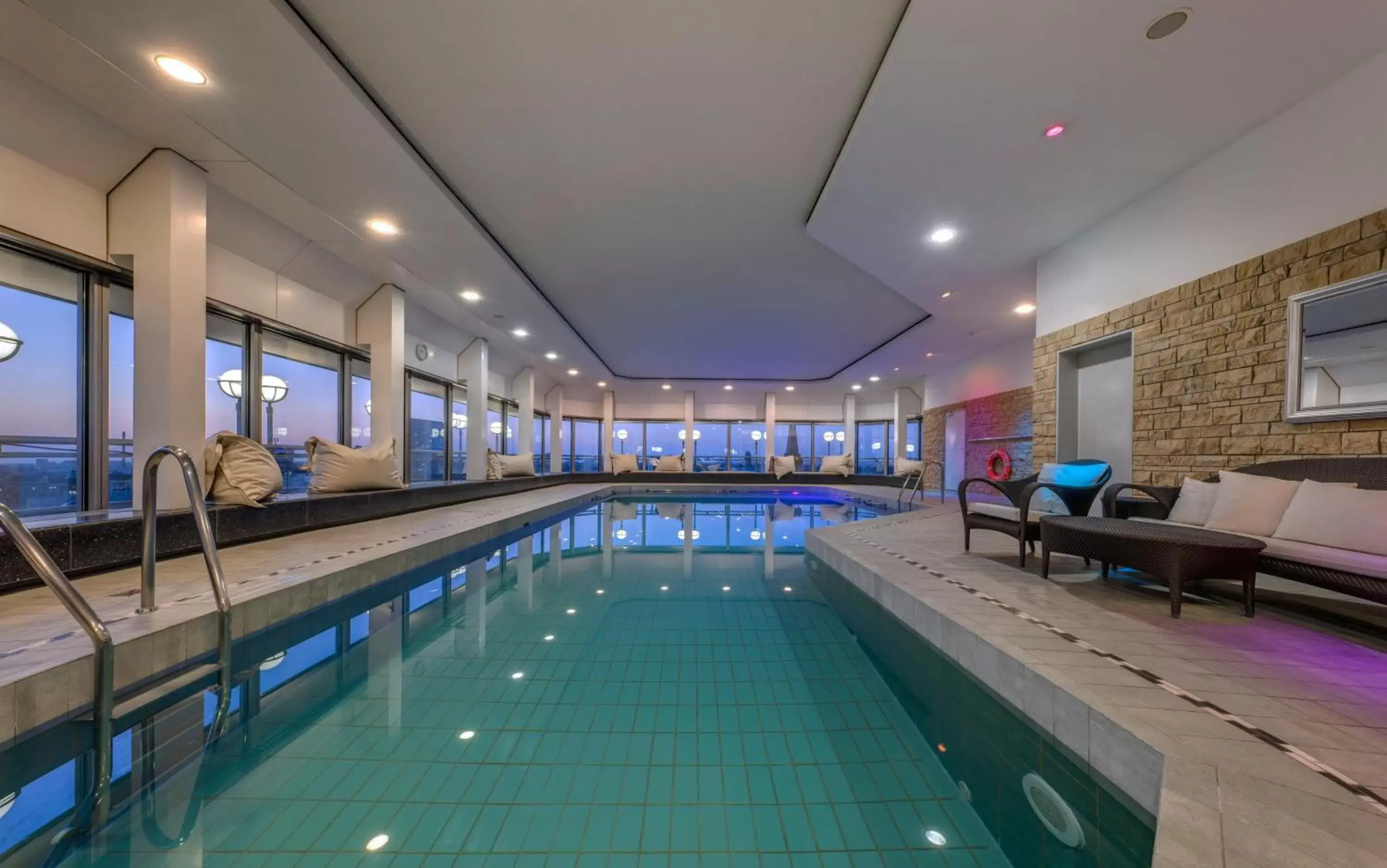 Spa and wellness centre/facilities in Clayton Hotel Düsseldorf City Centre Spa and wellness centre/facilities in Clayton Hotel Düsseldorf City Centre