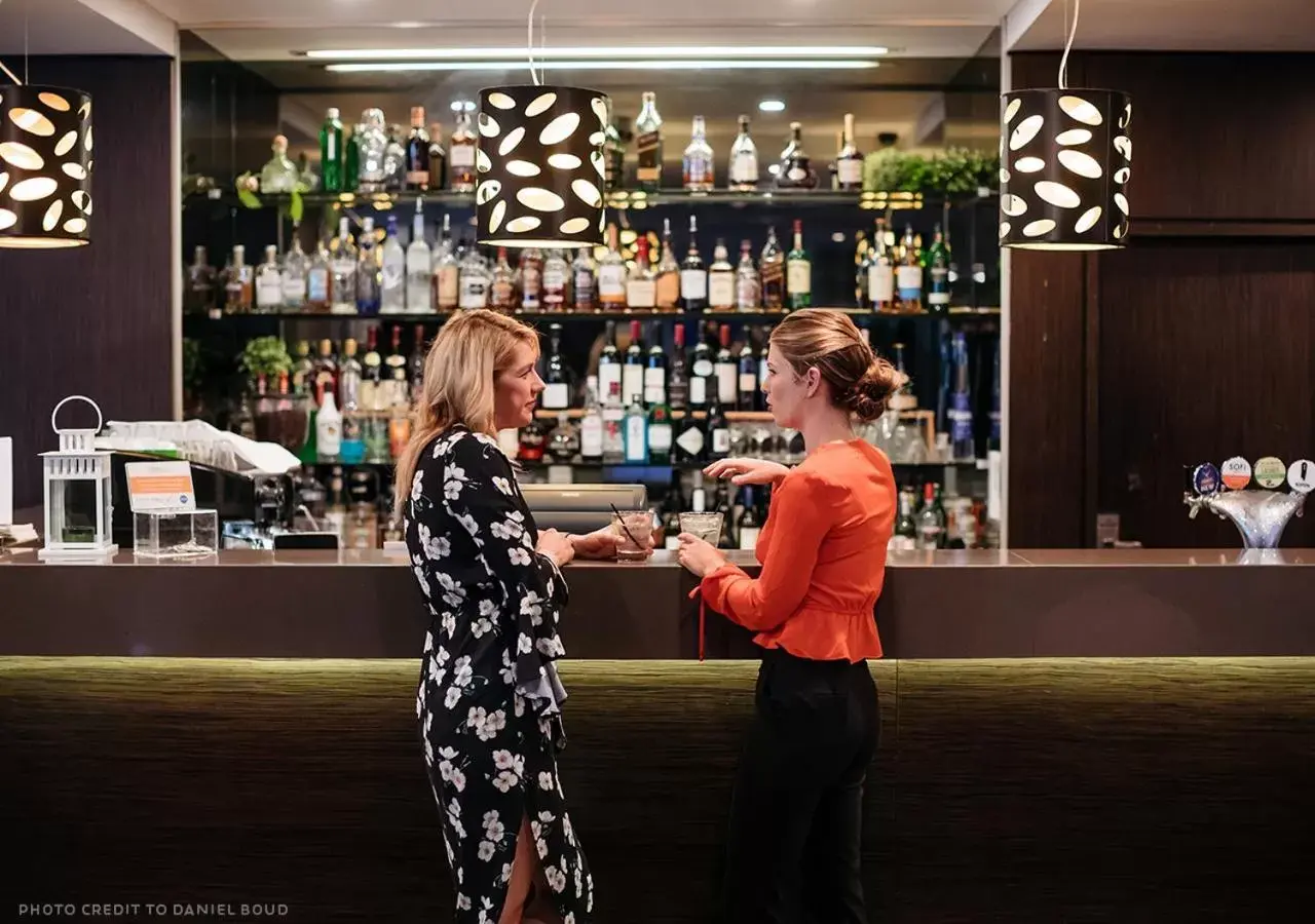 Lounge or bar in Novotel Sydney Parramatta