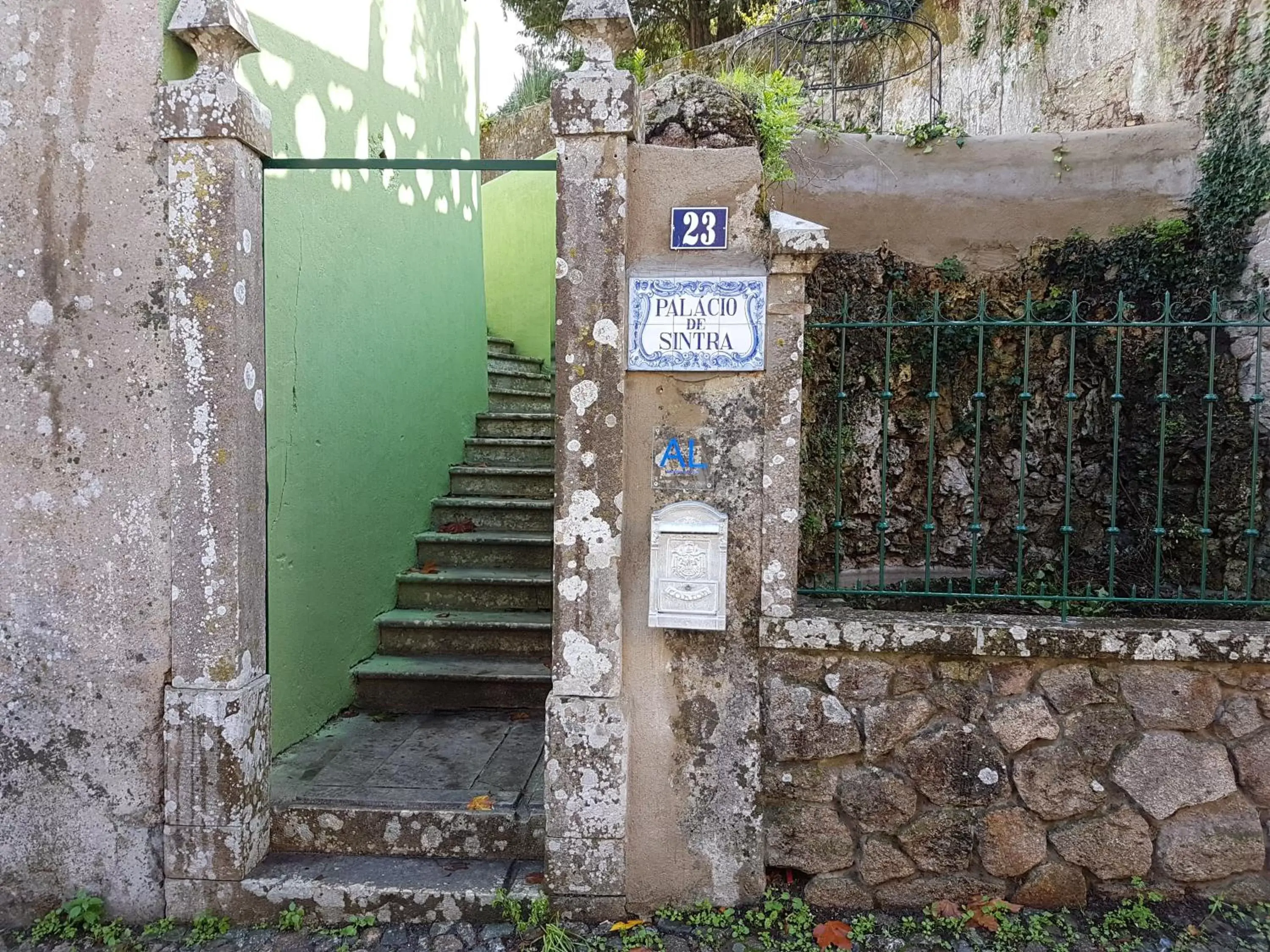 Facade/entrance in Palácio de Sintra Boutique House