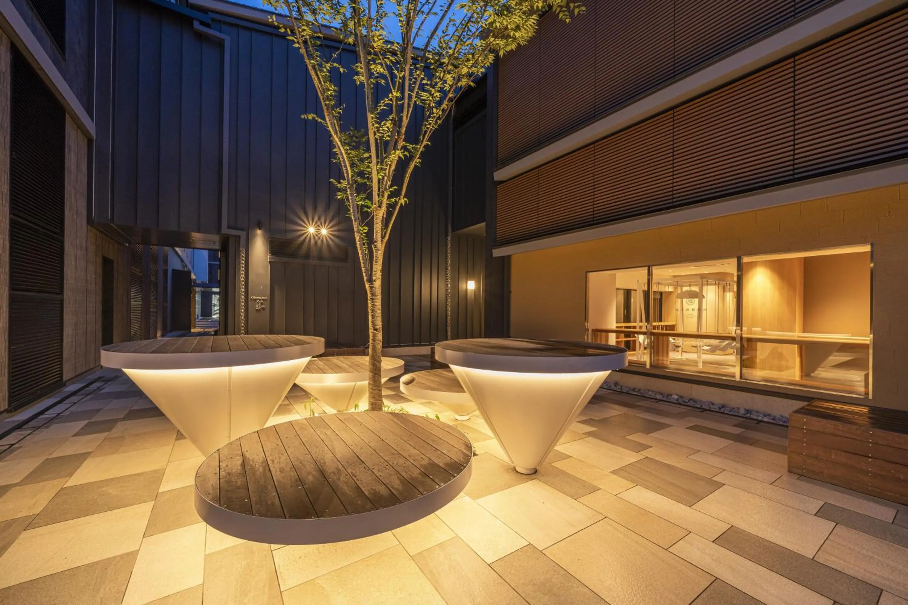 Area and facilities in Umekoji Potel KYOTO