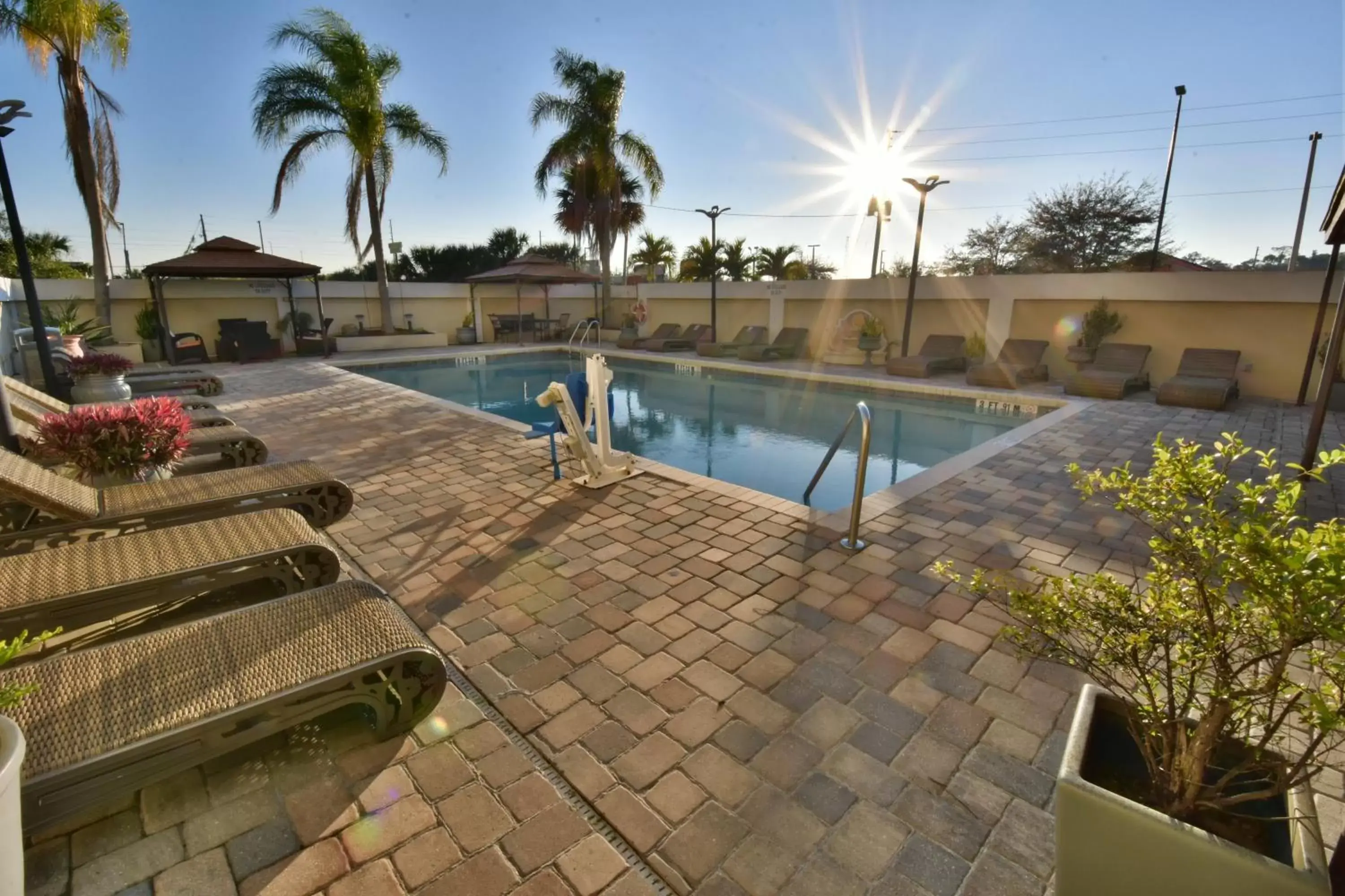 Swimming Pool in Holiday Inn Orlando East-UCF Area, an IHG Hotel