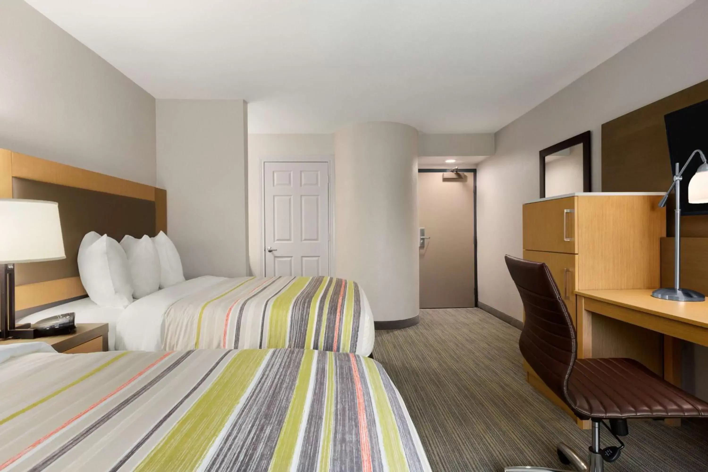 Photo of the whole room, Bed in Country Inn & Suites by Radisson, San Antonio Medical Center, TX