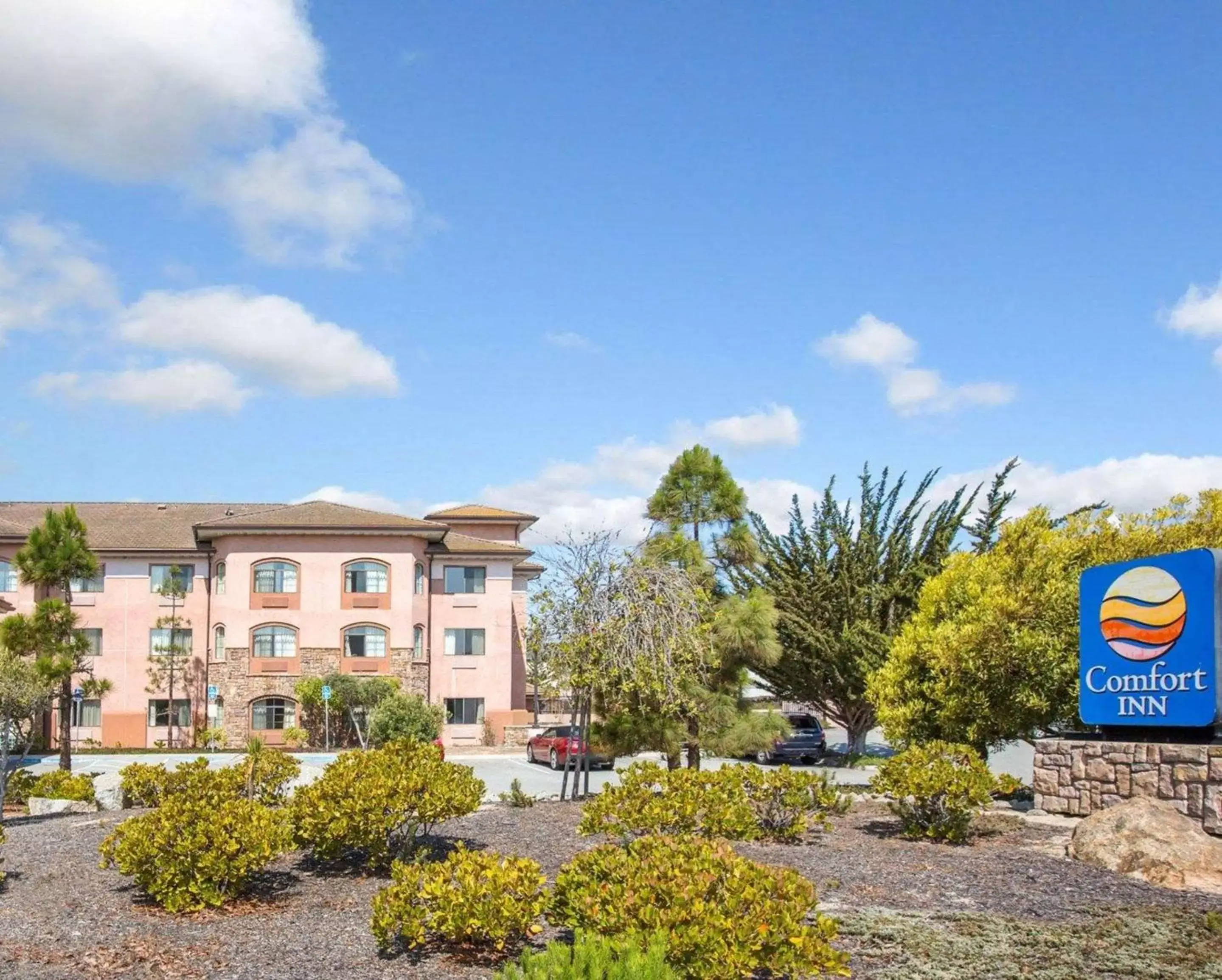Property Building in Comfort Inn Marina on the Monterey Bay